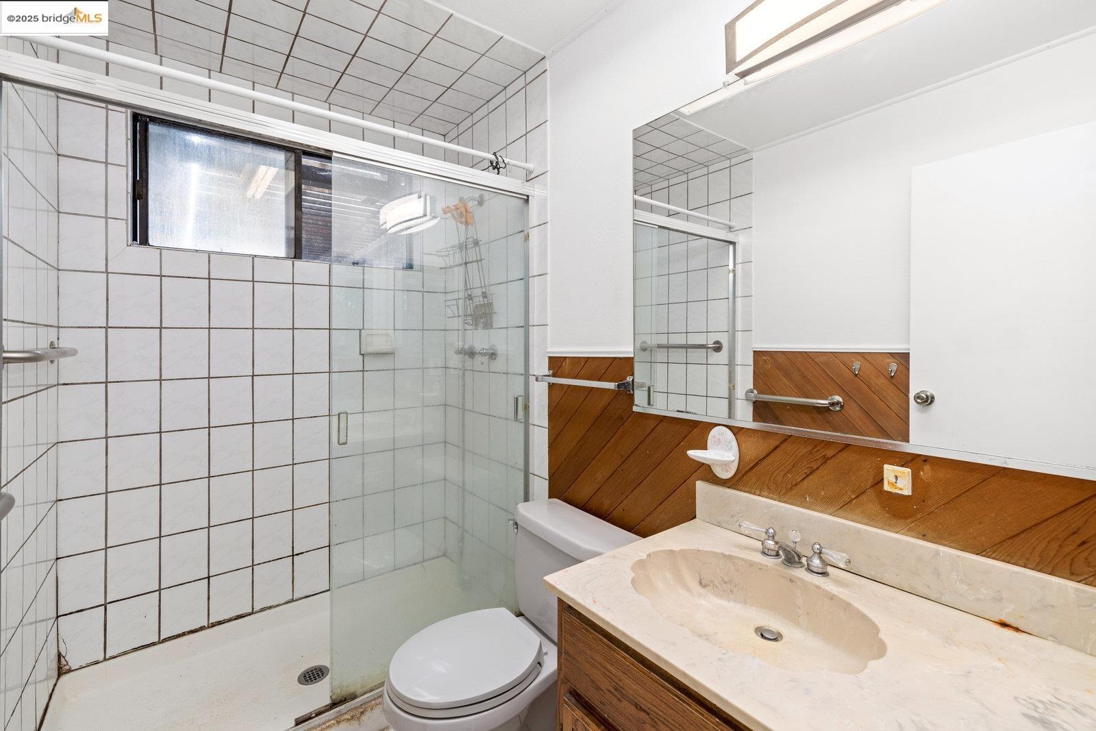 Detail Gallery Image 16 of 43 For 619 Santa Maria Rd, El Sobrante,  CA 94803 - 3 Beds | 2 Baths
