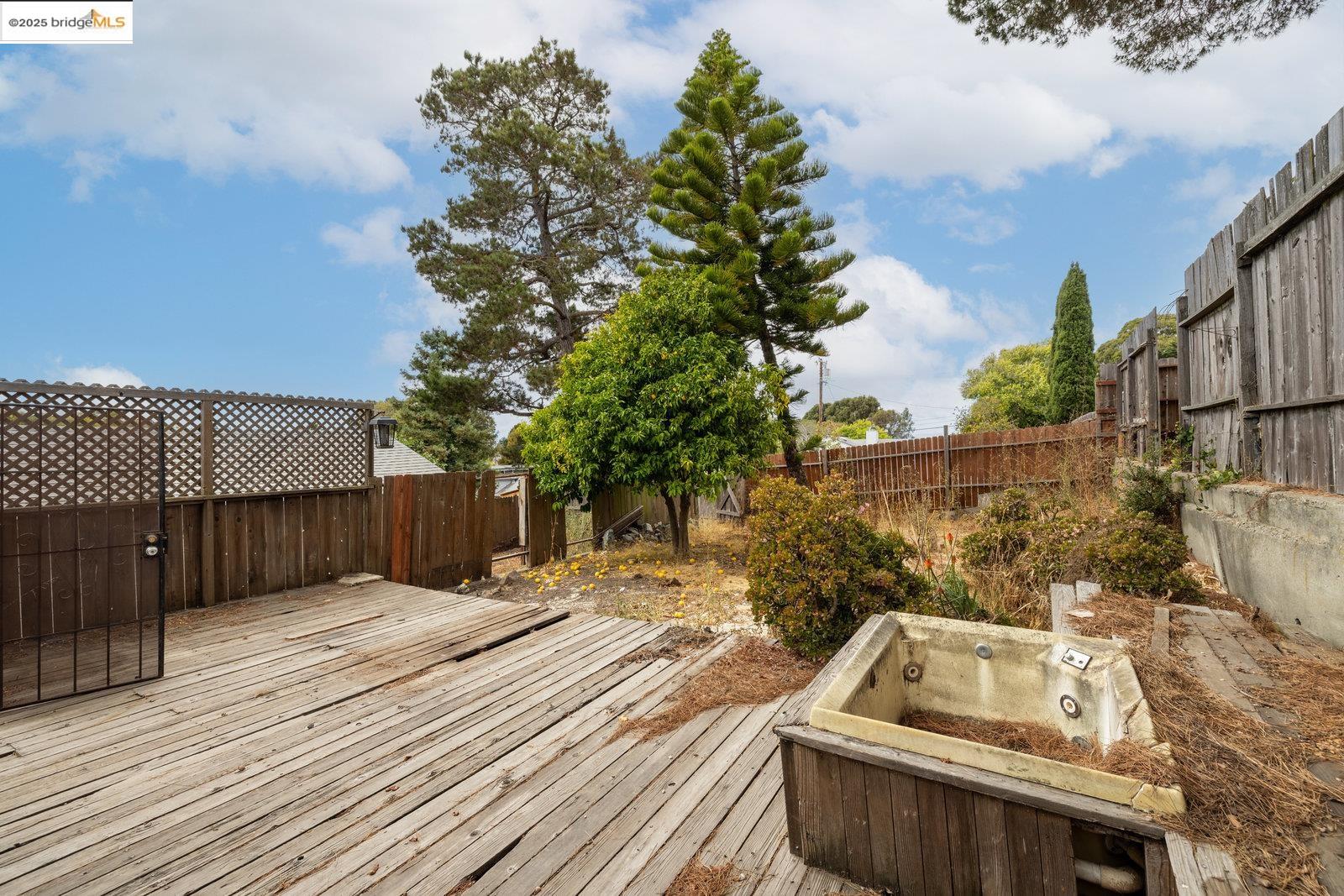 Detail Gallery Image 30 of 43 For 619 Santa Maria Rd, El Sobrante,  CA 94803 - 3 Beds | 2 Baths