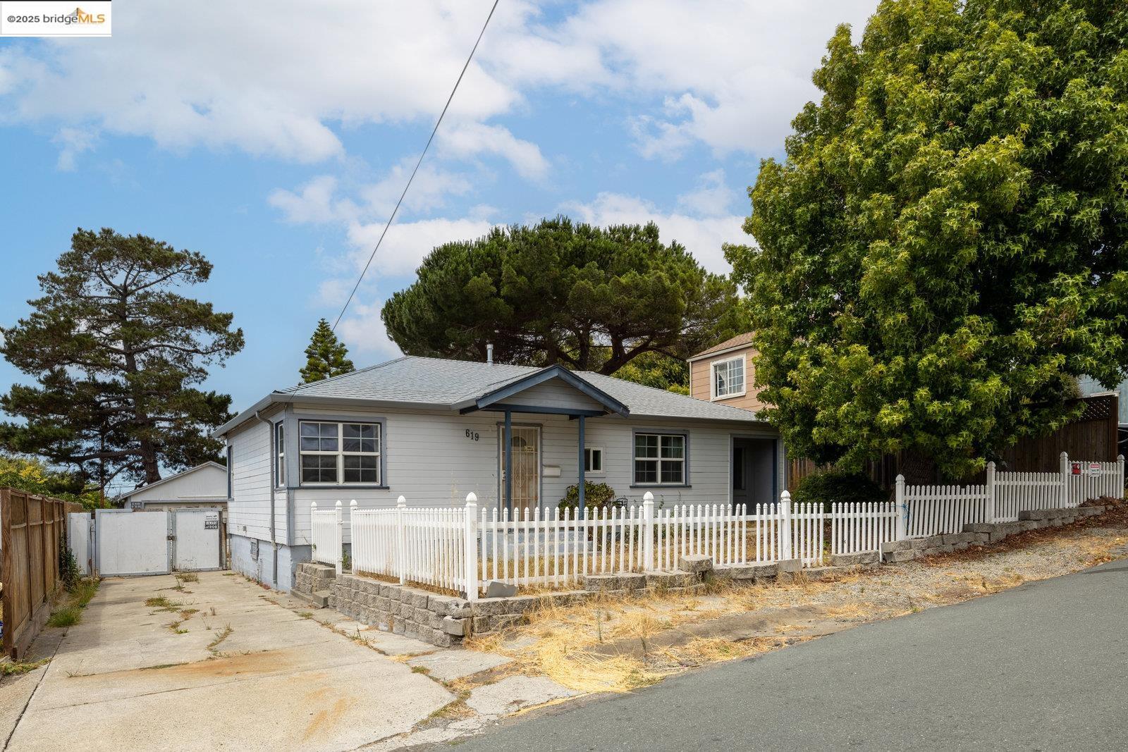 Detail Gallery Image 35 of 43 For 619 Santa Maria Rd, El Sobrante,  CA 94803 - 3 Beds | 2 Baths