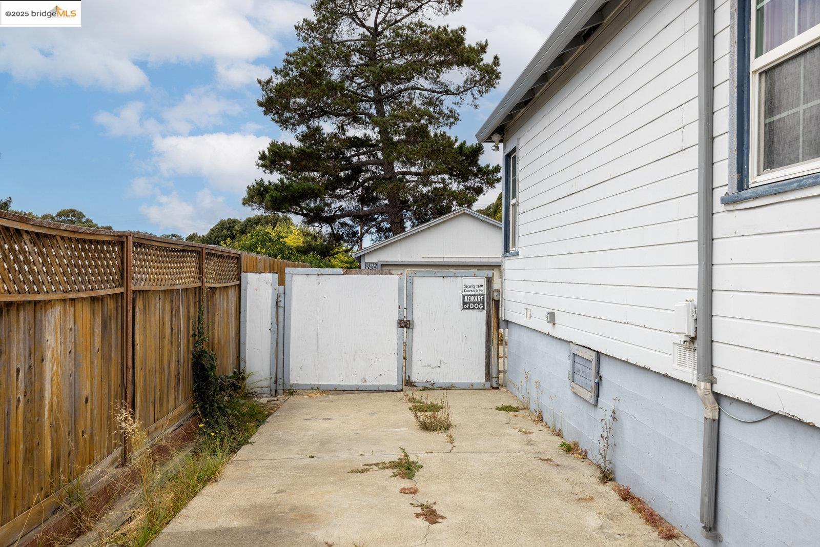 Detail Gallery Image 39 of 43 For 619 Santa Maria Rd, El Sobrante,  CA 94803 - 3 Beds | 2 Baths