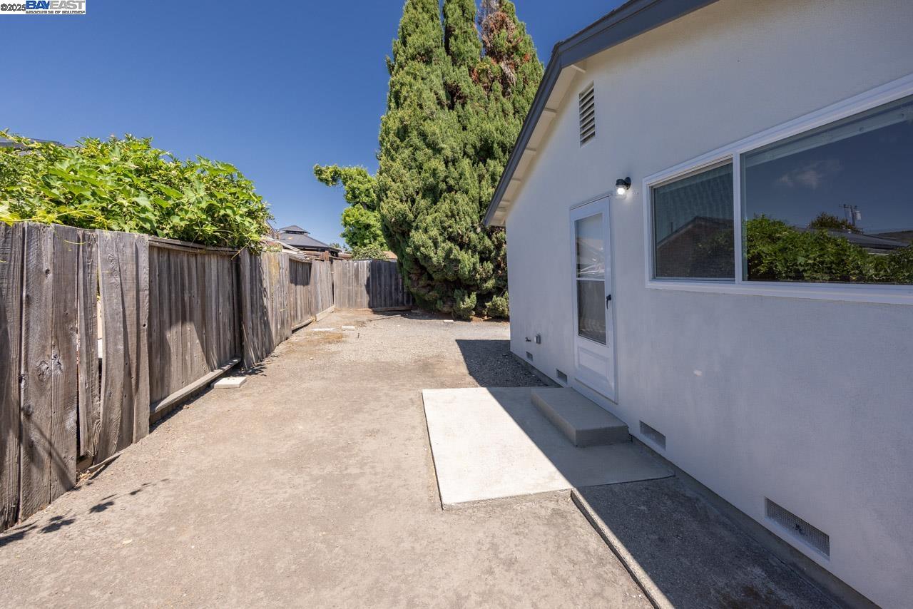 Detail Gallery Image 23 of 33 For 26799 Contessa St, Hayward,  CA 94545 - 4 Beds | 3 Baths