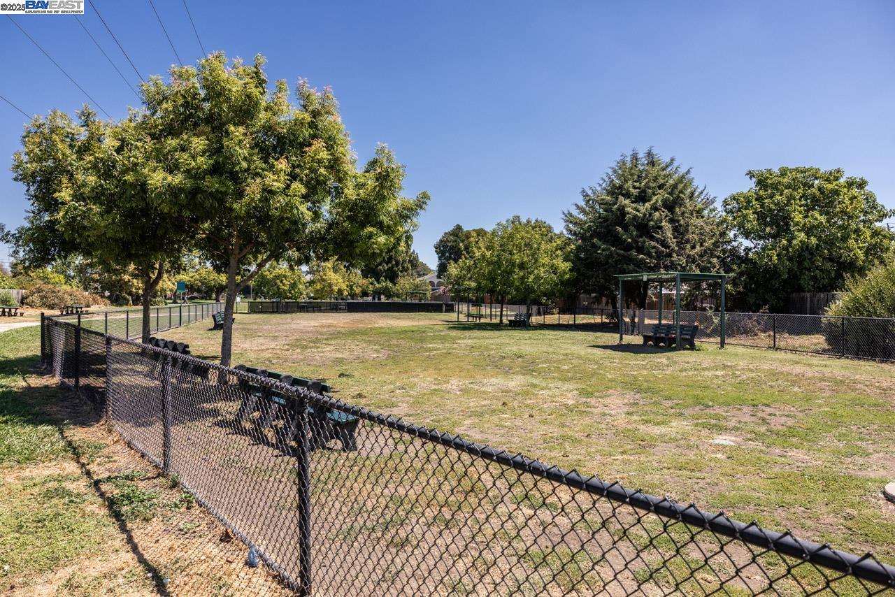 Detail Gallery Image 27 of 33 For 26799 Contessa St, Hayward,  CA 94545 - 4 Beds | 3 Baths