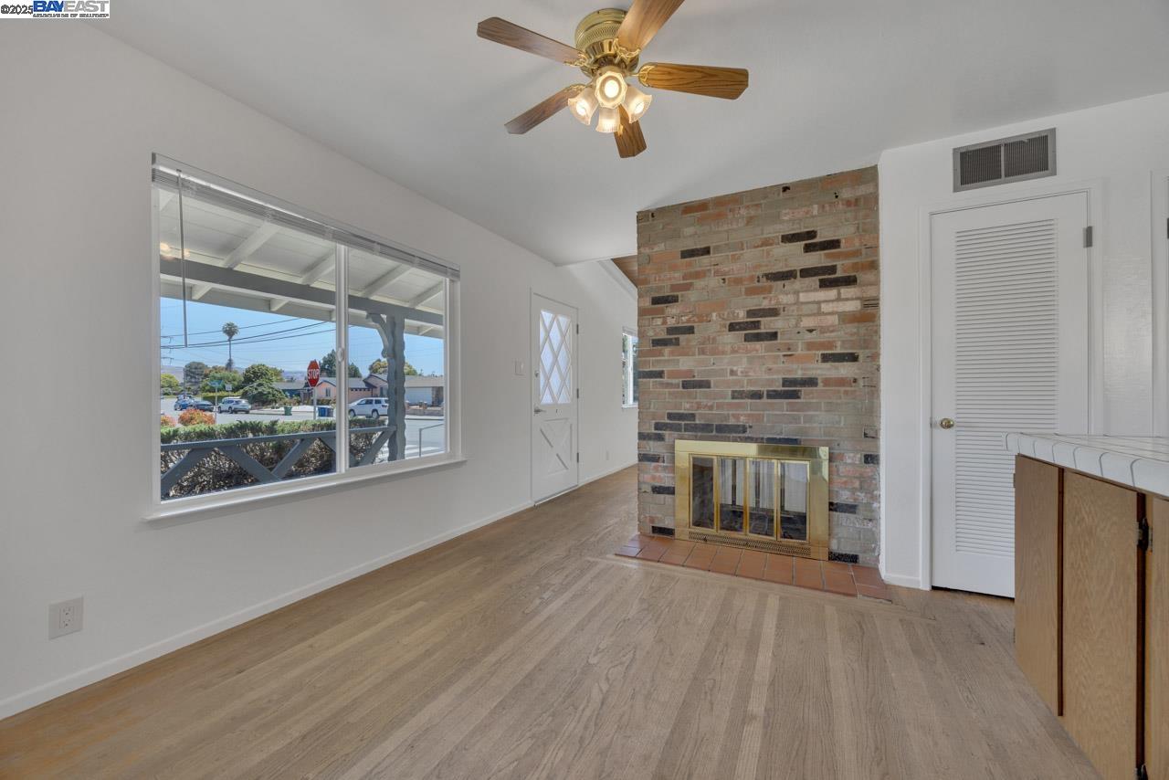 Detail Gallery Image 8 of 33 For 26799 Contessa St, Hayward,  CA 94545 - 4 Beds | 3 Baths