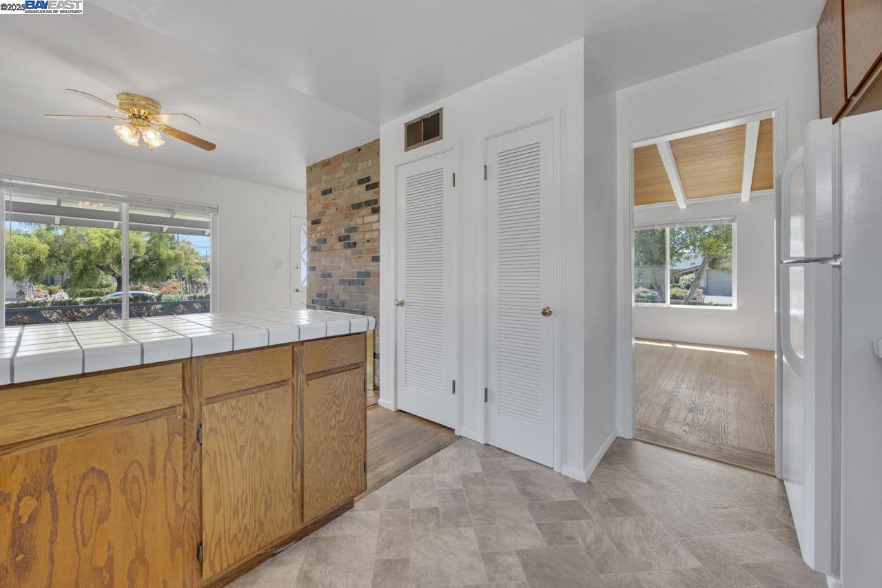 Detail Gallery Image 10 of 33 For 26799 Contessa St, Hayward,  CA 94545 - 4 Beds | 3 Baths