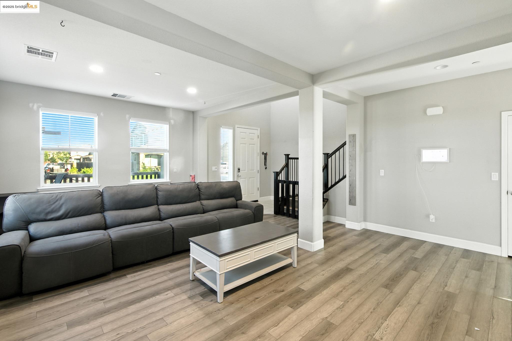 Detail Gallery Image 12 of 56 For 536 Aster St, Vacaville,  CA 95688 - 5 Beds | 3 Baths