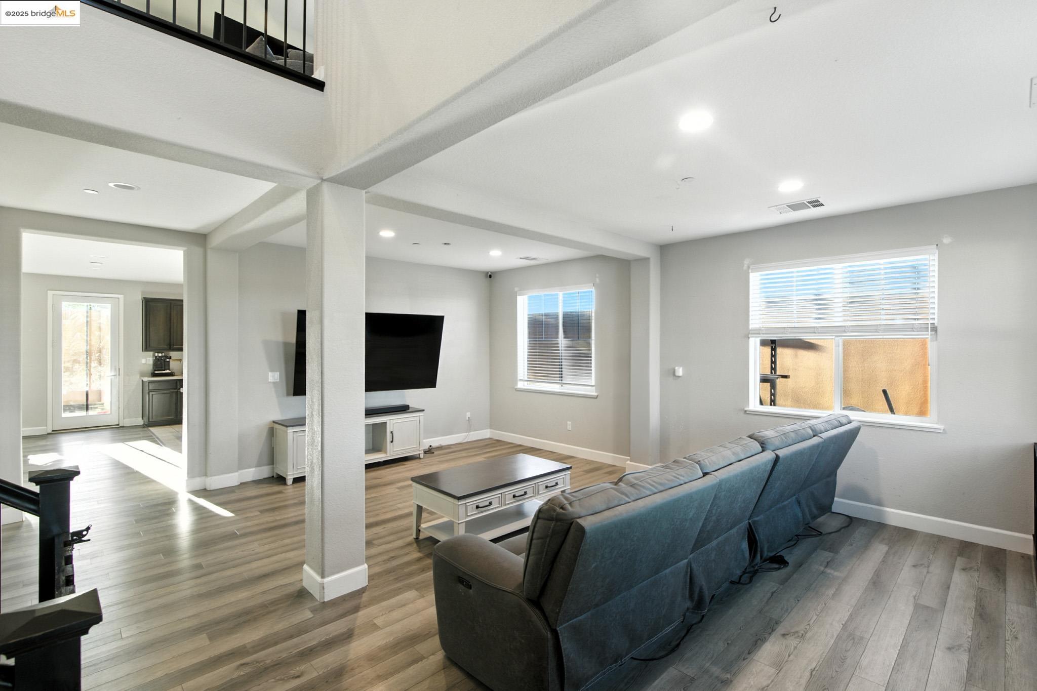 Detail Gallery Image 14 of 56 For 536 Aster St, Vacaville,  CA 95688 - 5 Beds | 3 Baths
