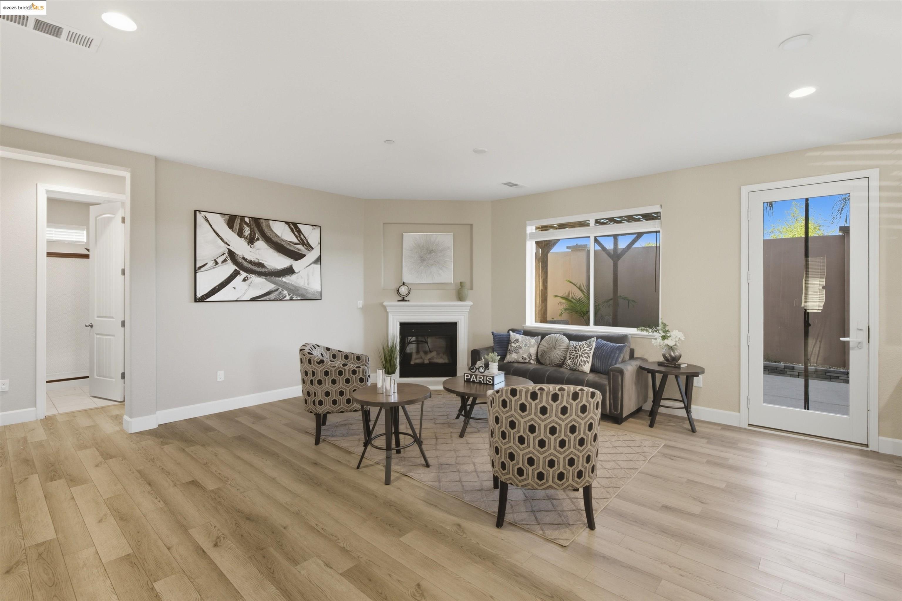 Detail Gallery Image 16 of 53 For 536 Aster St, Vacaville,  CA 95688 - 5 Beds | 3 Baths