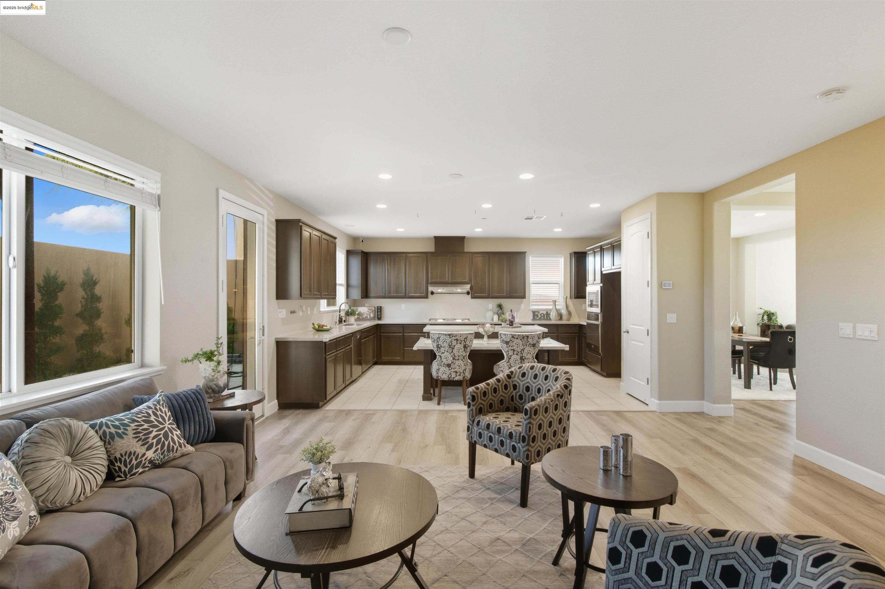 Detail Gallery Image 18 of 53 For 536 Aster St, Vacaville,  CA 95688 - 5 Beds | 3 Baths