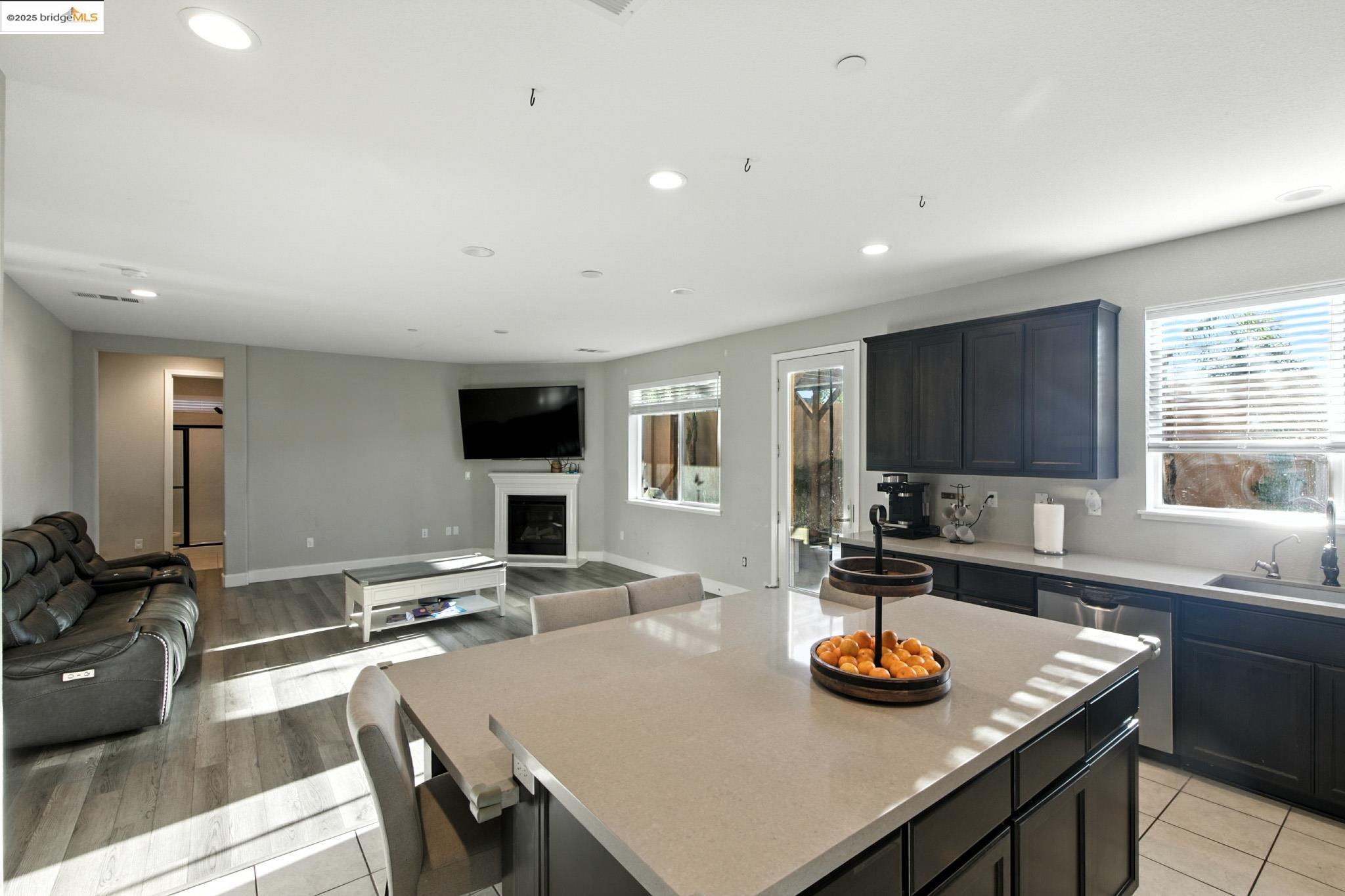 Detail Gallery Image 21 of 56 For 536 Aster St, Vacaville,  CA 95688 - 5 Beds | 3 Baths