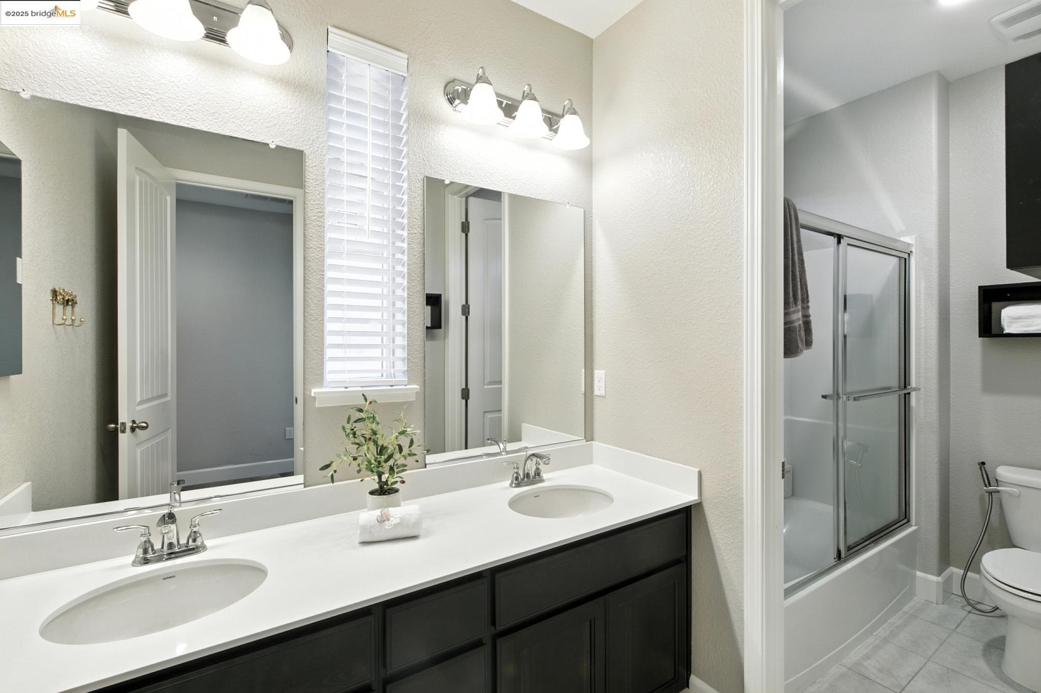 Detail Gallery Image 37 of 56 For 536 Aster St, Vacaville,  CA 95688 - 5 Beds | 3 Baths