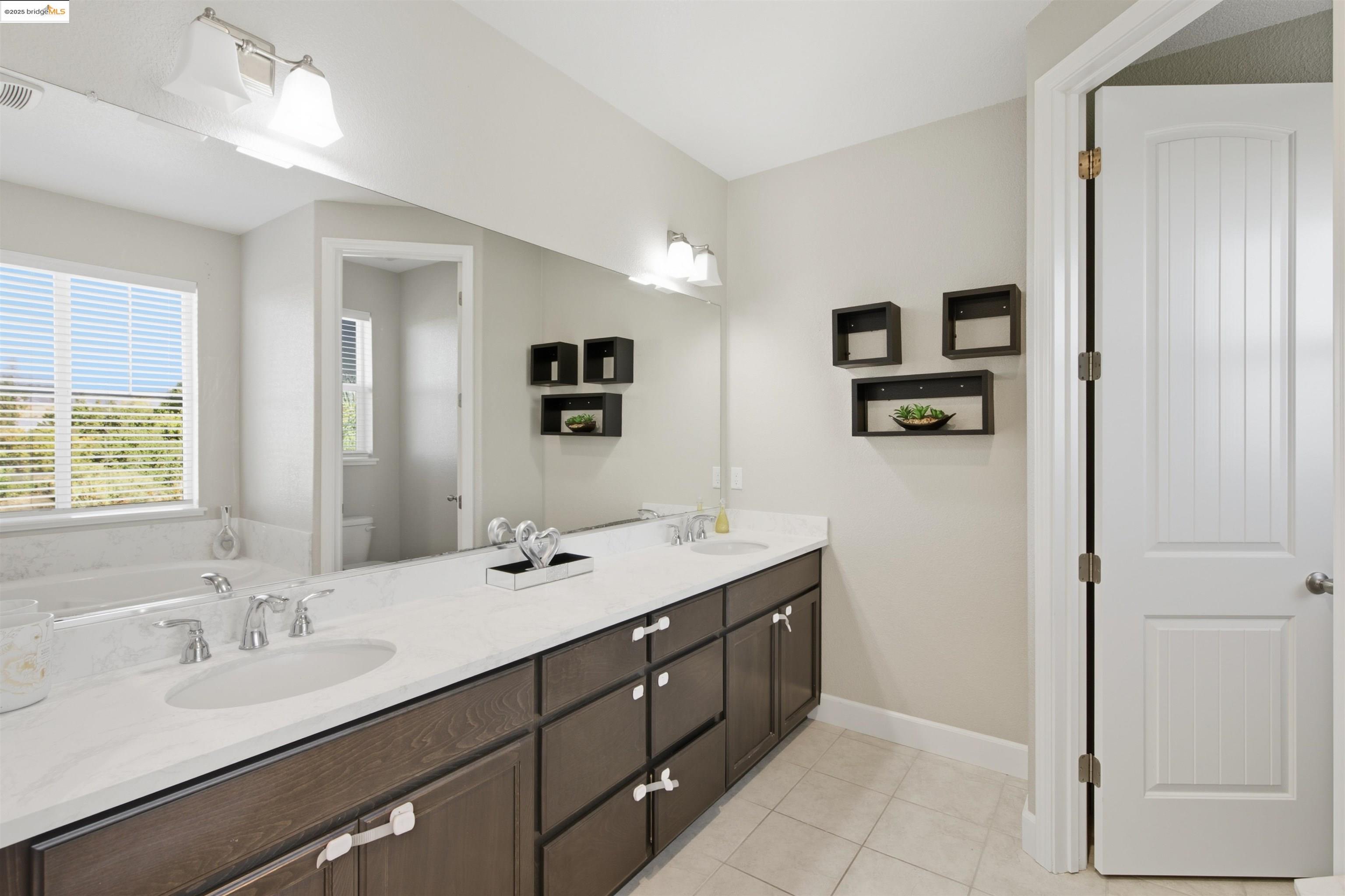 Detail Gallery Image 43 of 53 For 536 Aster St, Vacaville,  CA 95688 - 5 Beds | 3 Baths