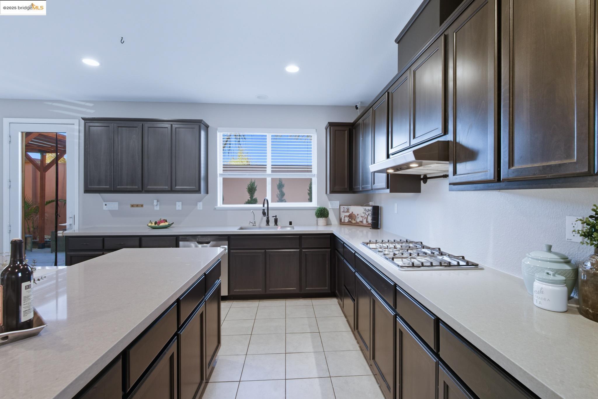 Detail Gallery Image 45 of 53 For 536 Aster St, Vacaville,  CA 95688 - 5 Beds | 3 Baths