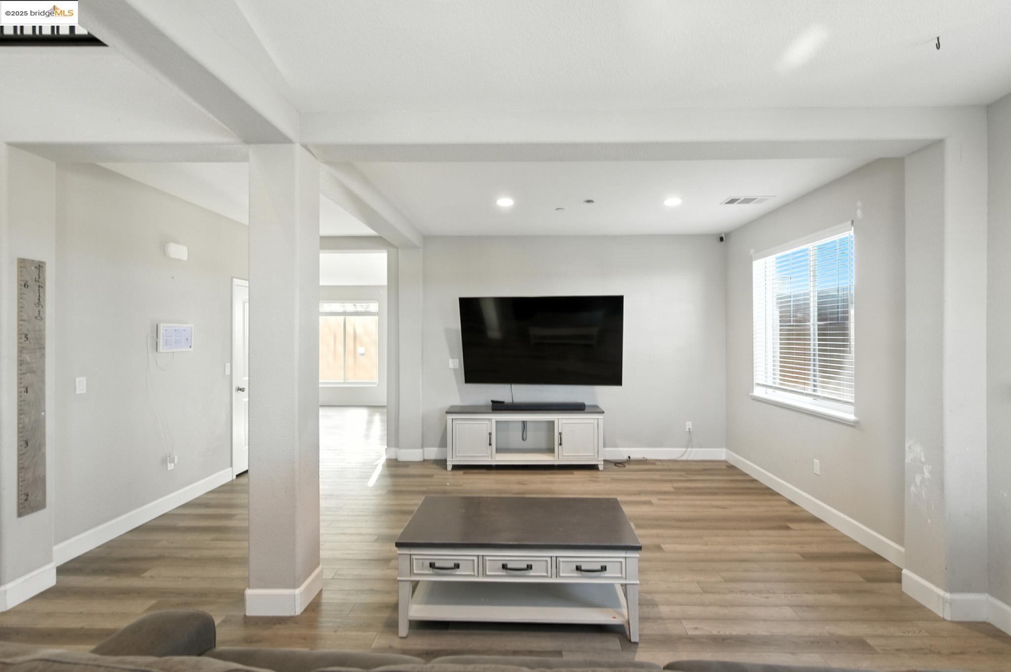 Detail Gallery Image 9 of 56 For 536 Aster St, Vacaville,  CA 95688 - 5 Beds | 3 Baths