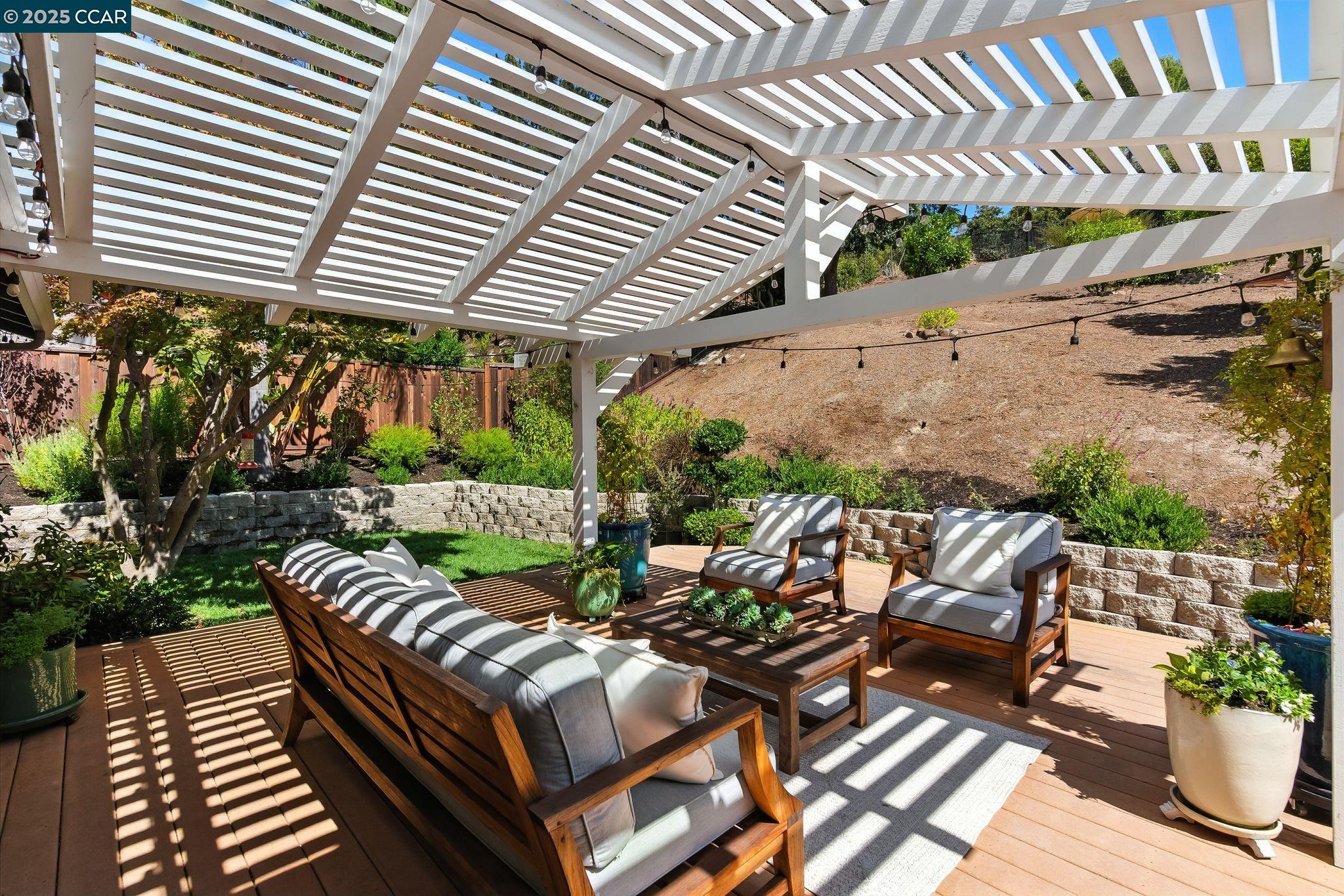Detail Gallery Image 23 of 47 For 116 Rosemont Ct, Walnut Creek,  CA 94597 - 3 Beds | 2/1 Baths
