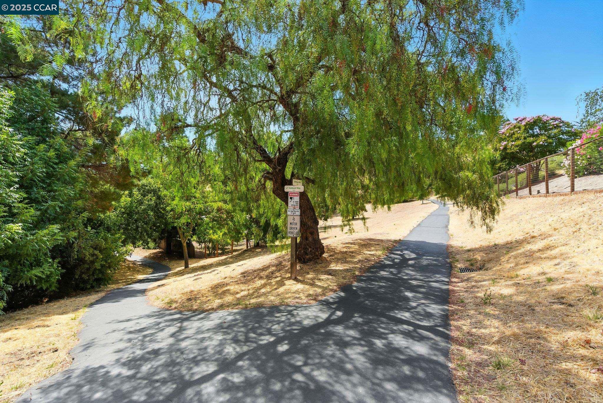 Detail Gallery Image 30 of 47 For 116 Rosemont Ct, Walnut Creek,  CA 94597 - 3 Beds | 2/1 Baths