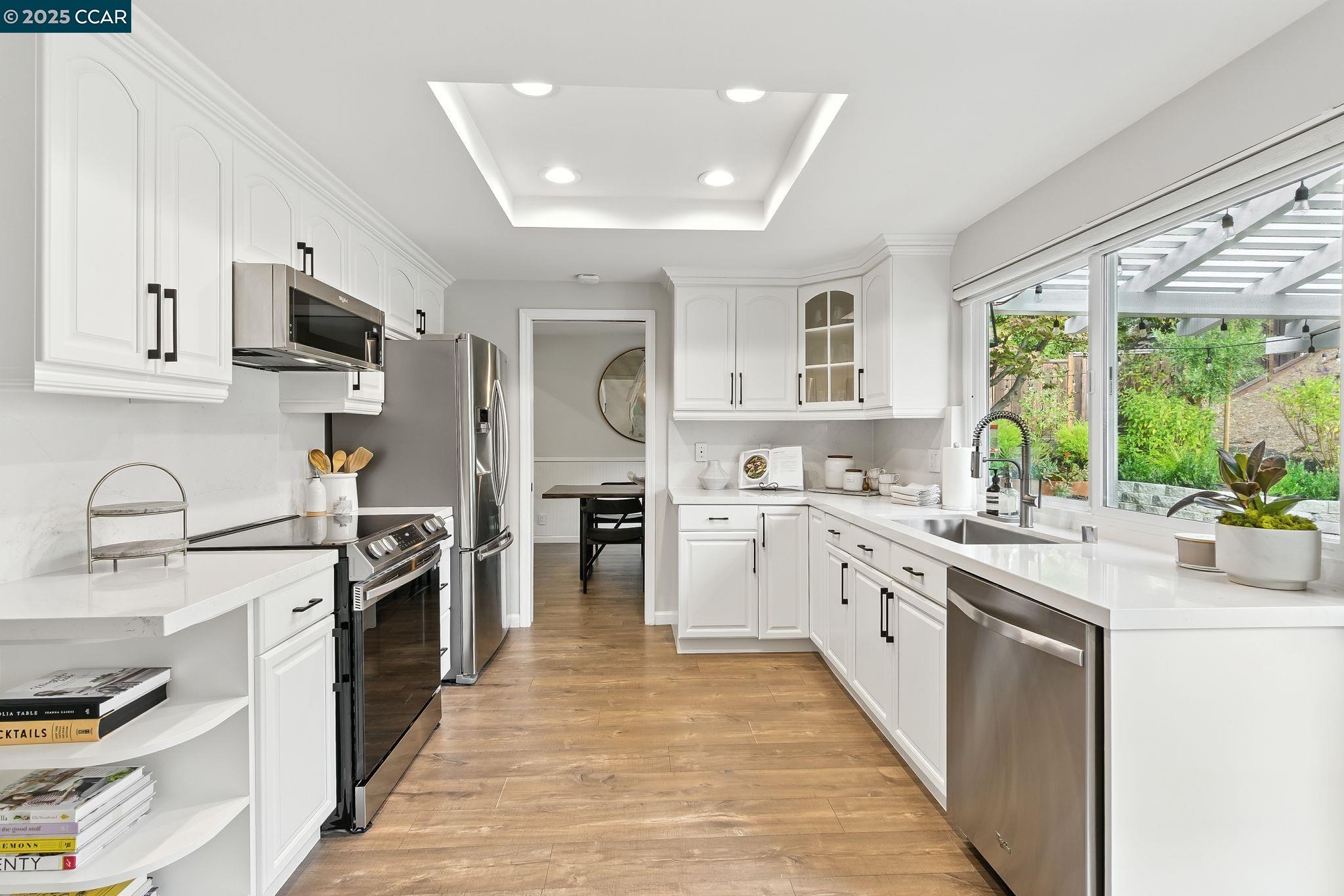 Detail Gallery Image 7 of 47 For 116 Rosemont Ct, Walnut Creek,  CA 94597 - 3 Beds | 2/1 Baths