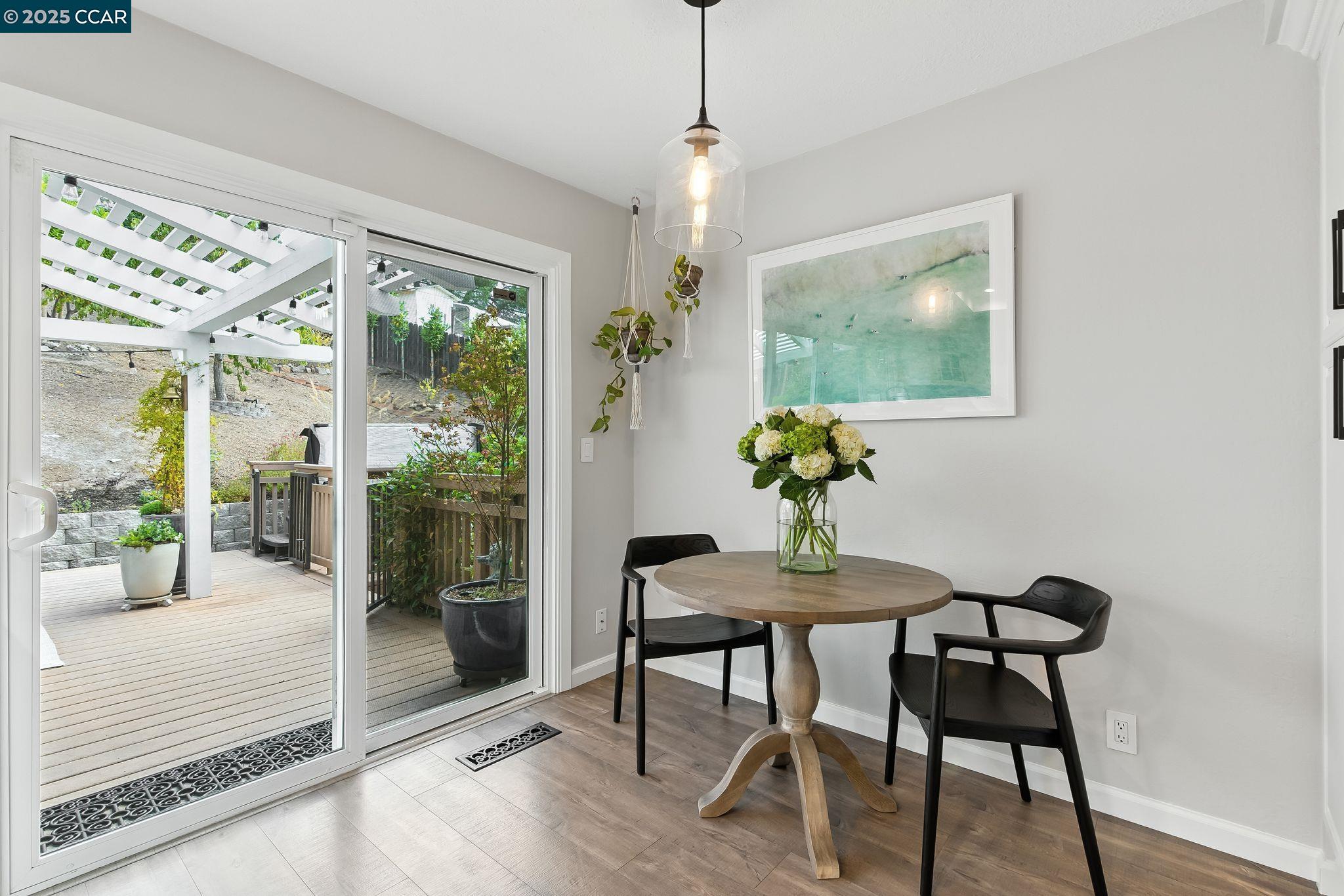 Detail Gallery Image 9 of 47 For 116 Rosemont Ct, Walnut Creek,  CA 94597 - 3 Beds | 2/1 Baths