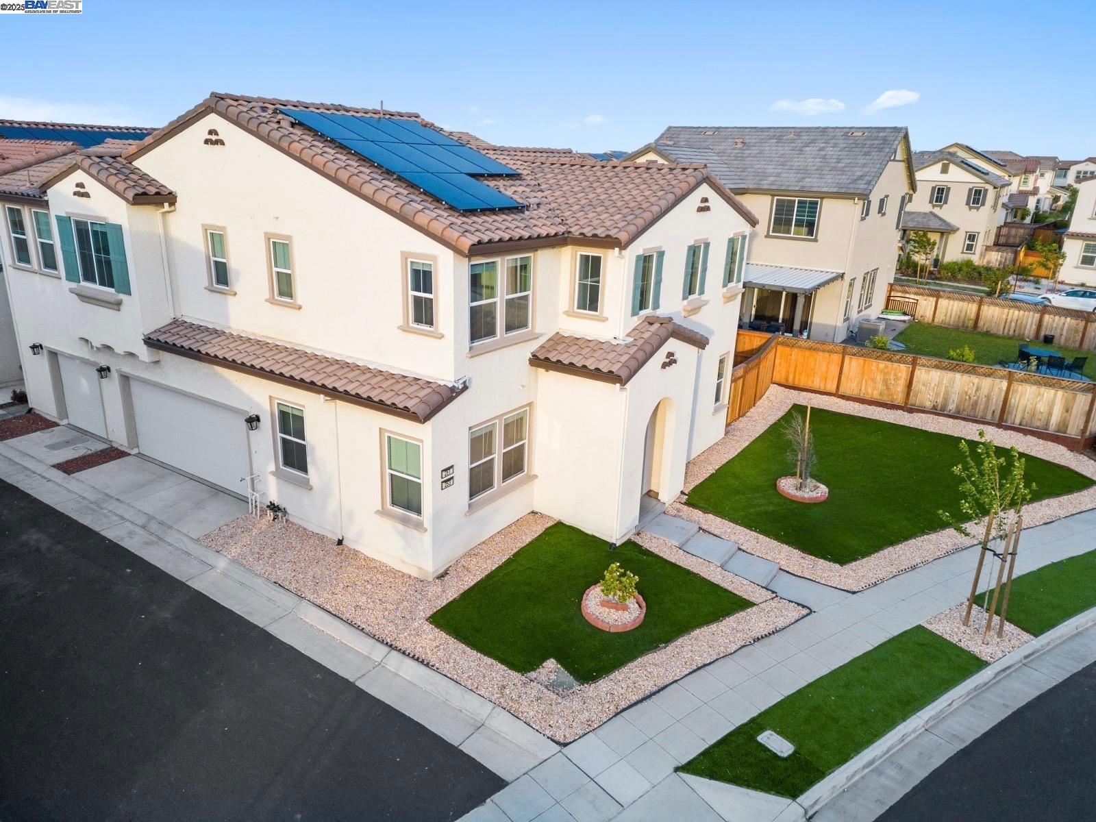 Detail Gallery Image 2 of 41 For 251 E Wrigleys Ave, Mountain House,  CA 95391-8284 - 4 Beds | 3/1 Baths