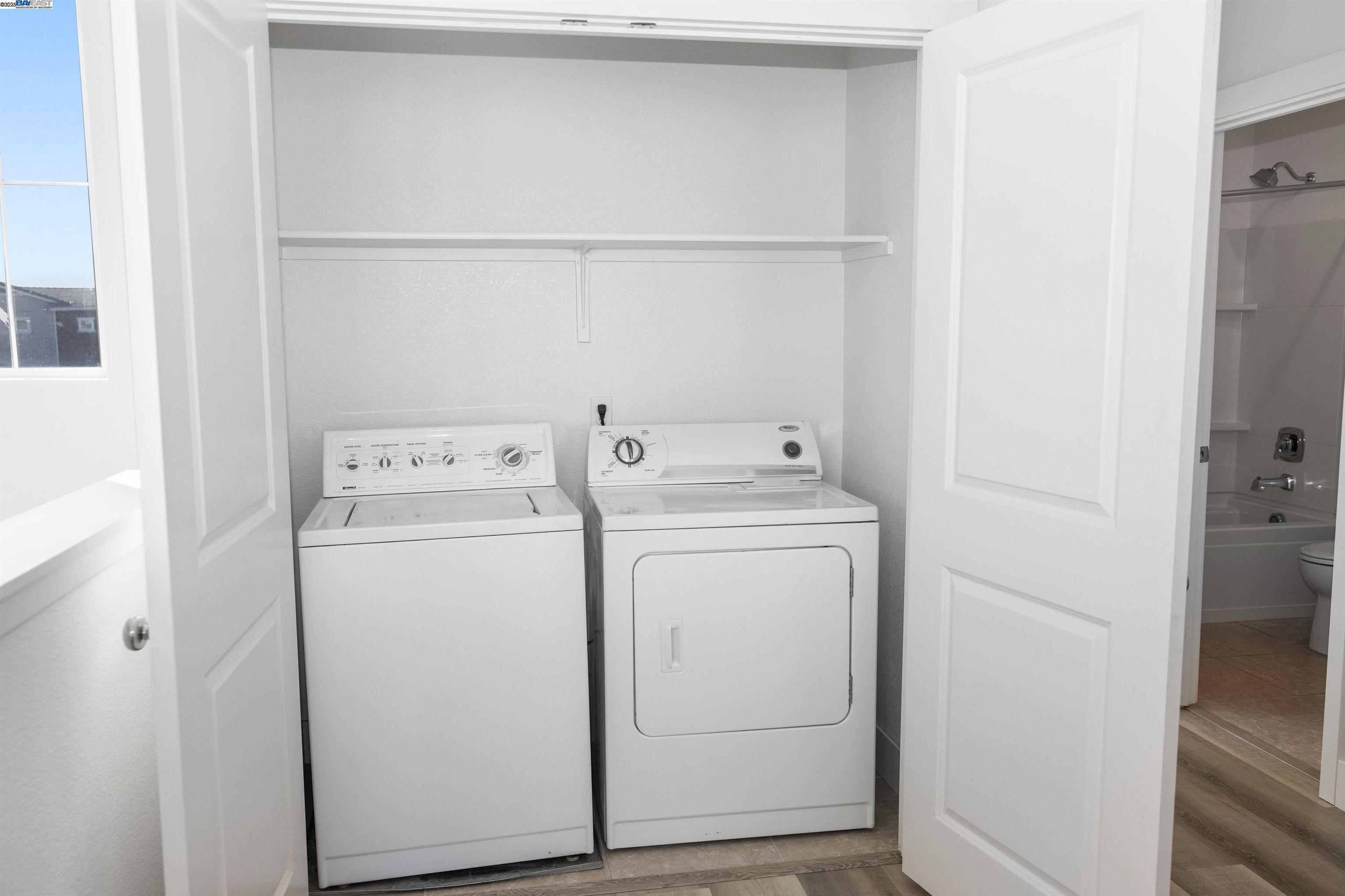 Detail Gallery Image 12 of 41 For 251 E Wrigleys Ave, Mountain House,  CA 95391-8284 - 4 Beds | 3/1 Baths