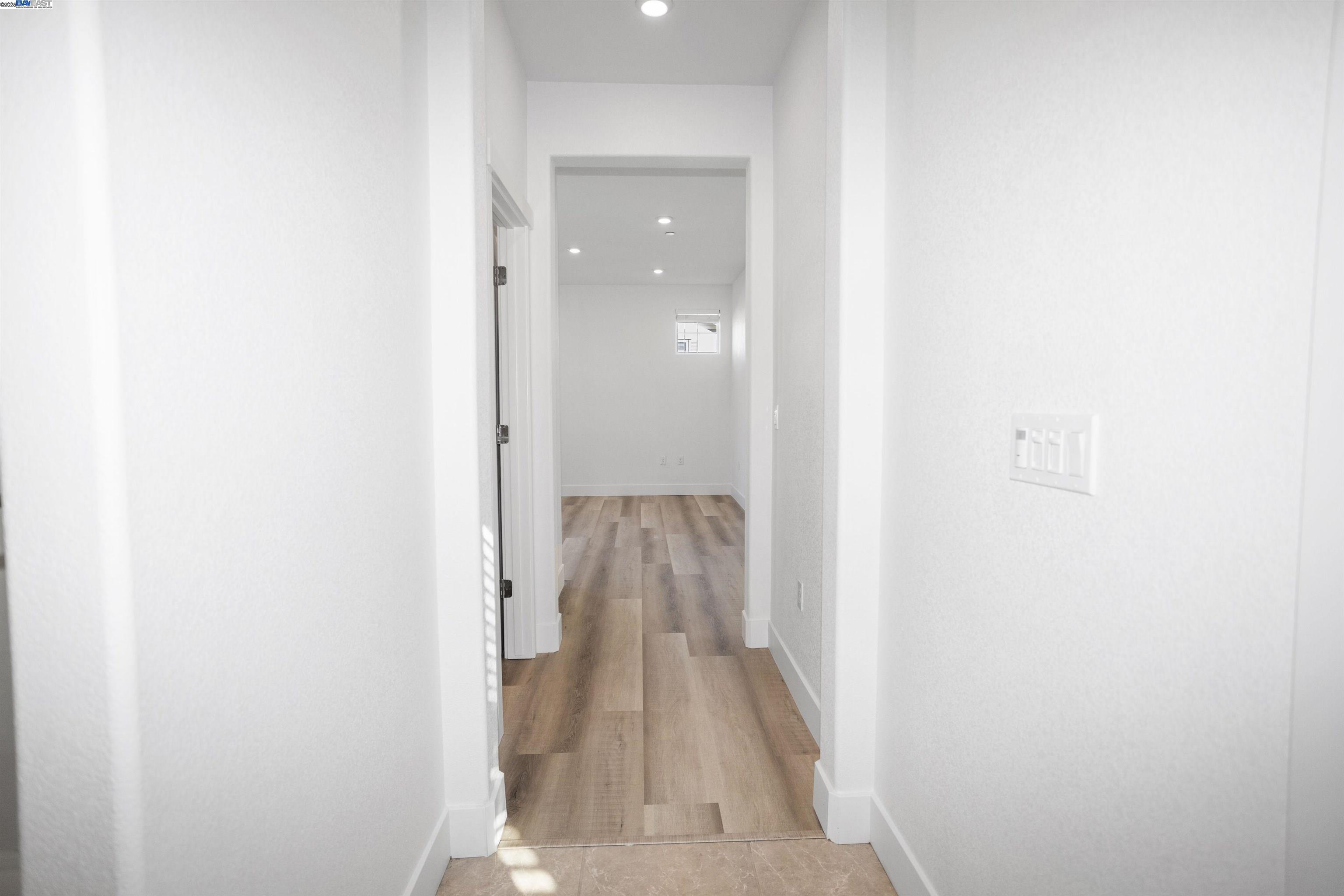 Detail Gallery Image 14 of 41 For 251 E Wrigleys Ave, Mountain House,  CA 95391-8284 - 4 Beds | 3/1 Baths