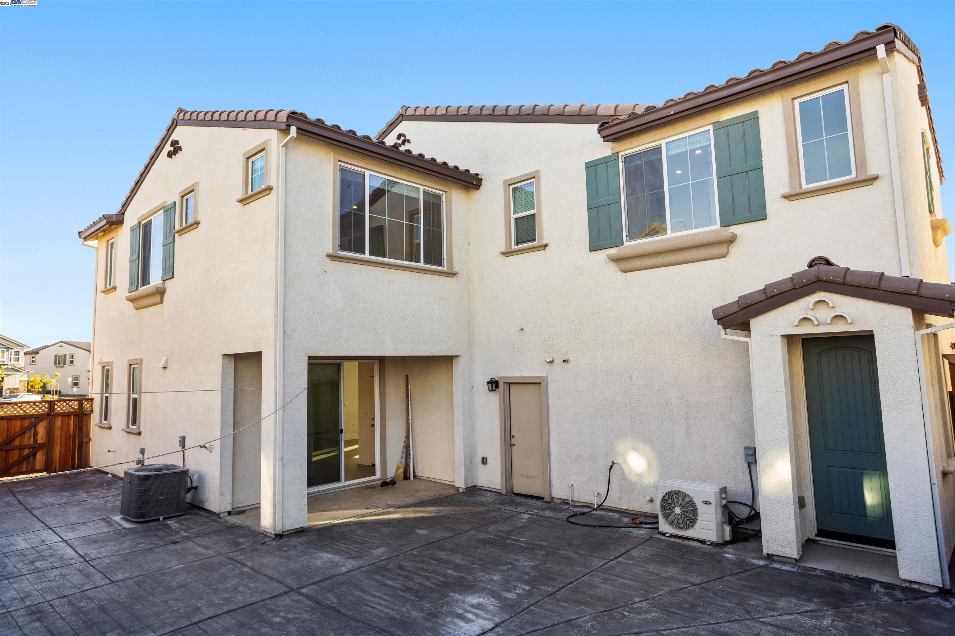 Detail Gallery Image 21 of 41 For 251 E Wrigleys Ave, Mountain House,  CA 95391-8284 - 4 Beds | 3/1 Baths