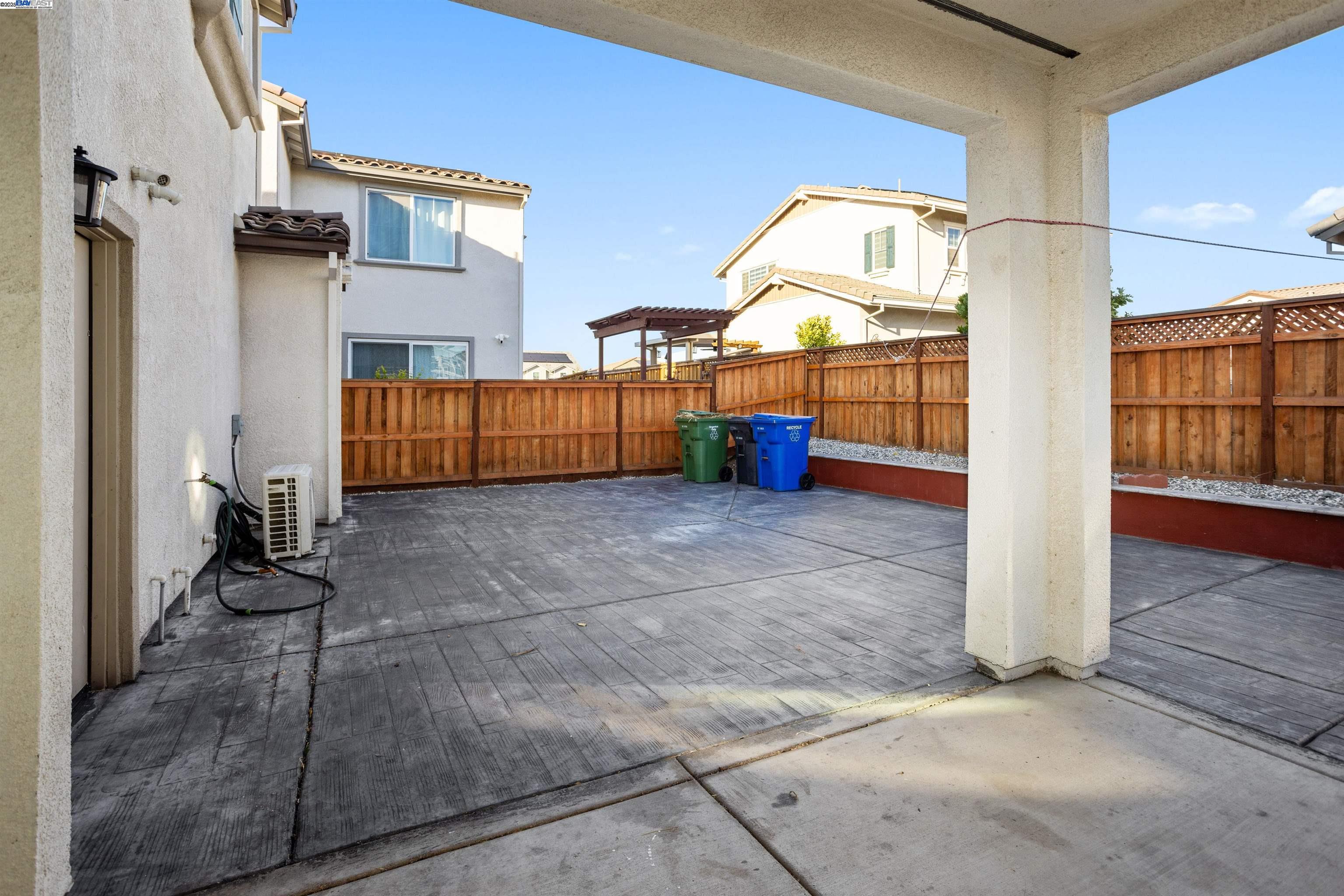 Detail Gallery Image 22 of 41 For 251 E Wrigleys Ave, Mountain House,  CA 95391-8284 - 4 Beds | 3/1 Baths