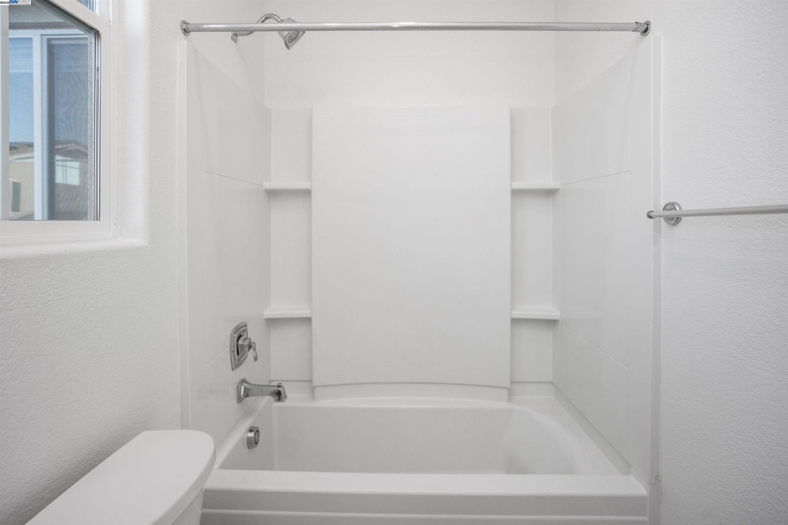 Detail Gallery Image 26 of 41 For 251 E Wrigleys Ave, Mountain House,  CA 95391-8284 - 4 Beds | 3/1 Baths