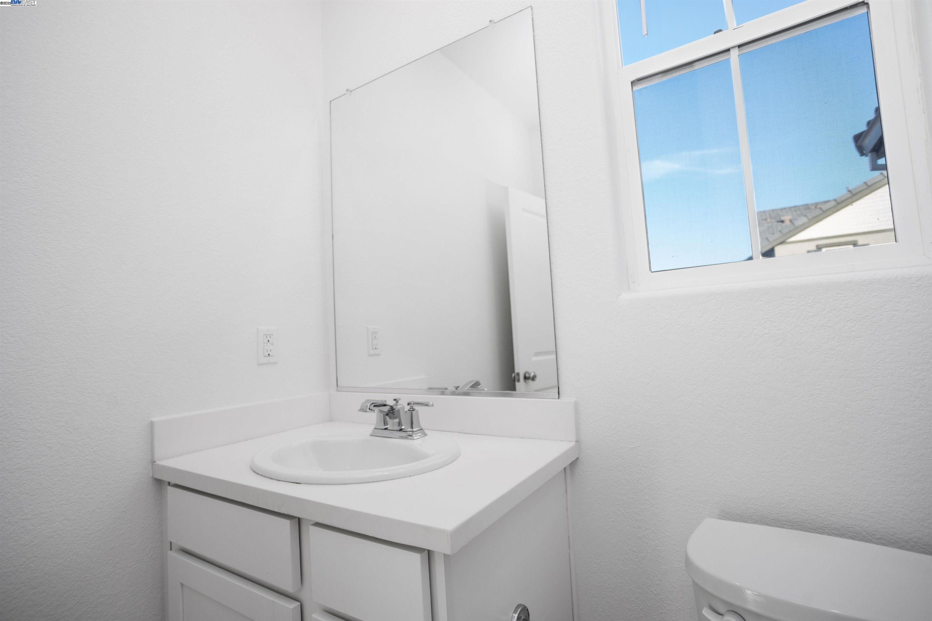 Detail Gallery Image 27 of 41 For 251 E Wrigleys Ave, Mountain House,  CA 95391-8284 - 4 Beds | 3/1 Baths