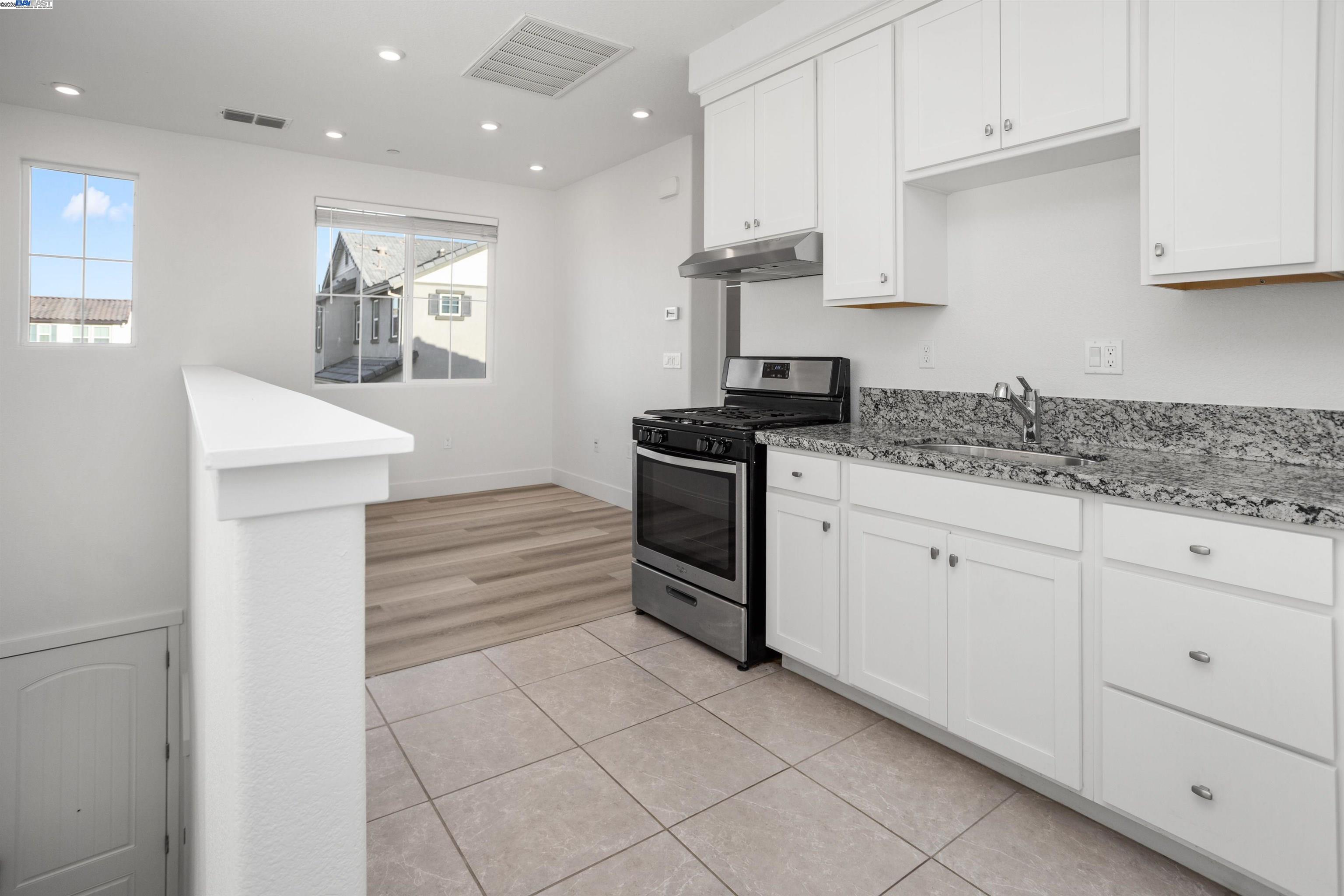 Detail Gallery Image 38 of 41 For 251 E Wrigleys Ave, Mountain House,  CA 95391-8284 - 4 Beds | 3/1 Baths
