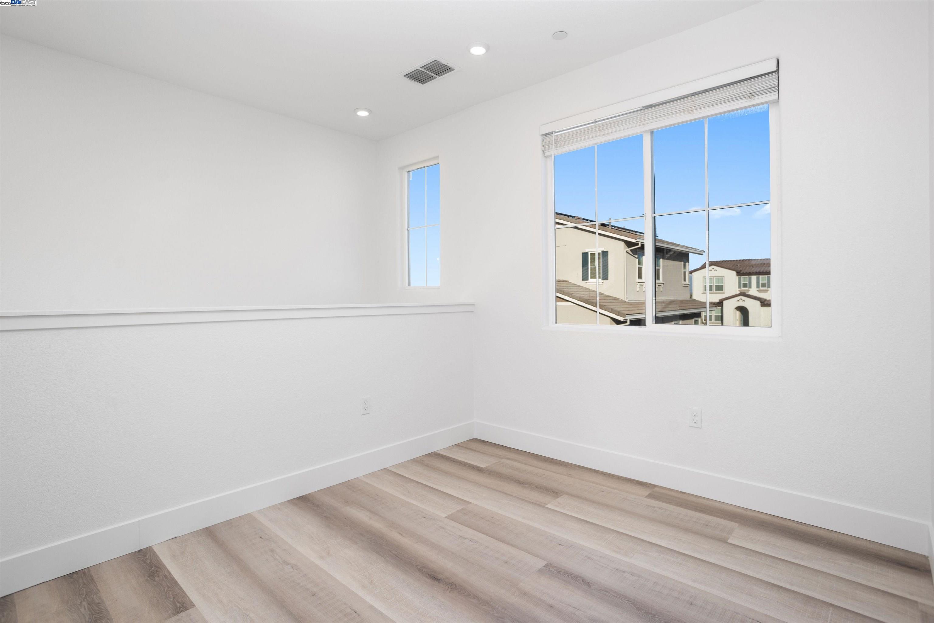 Detail Gallery Image 40 of 41 For 251 E Wrigleys Ave, Mountain House,  CA 95391-8284 - 4 Beds | 3/1 Baths