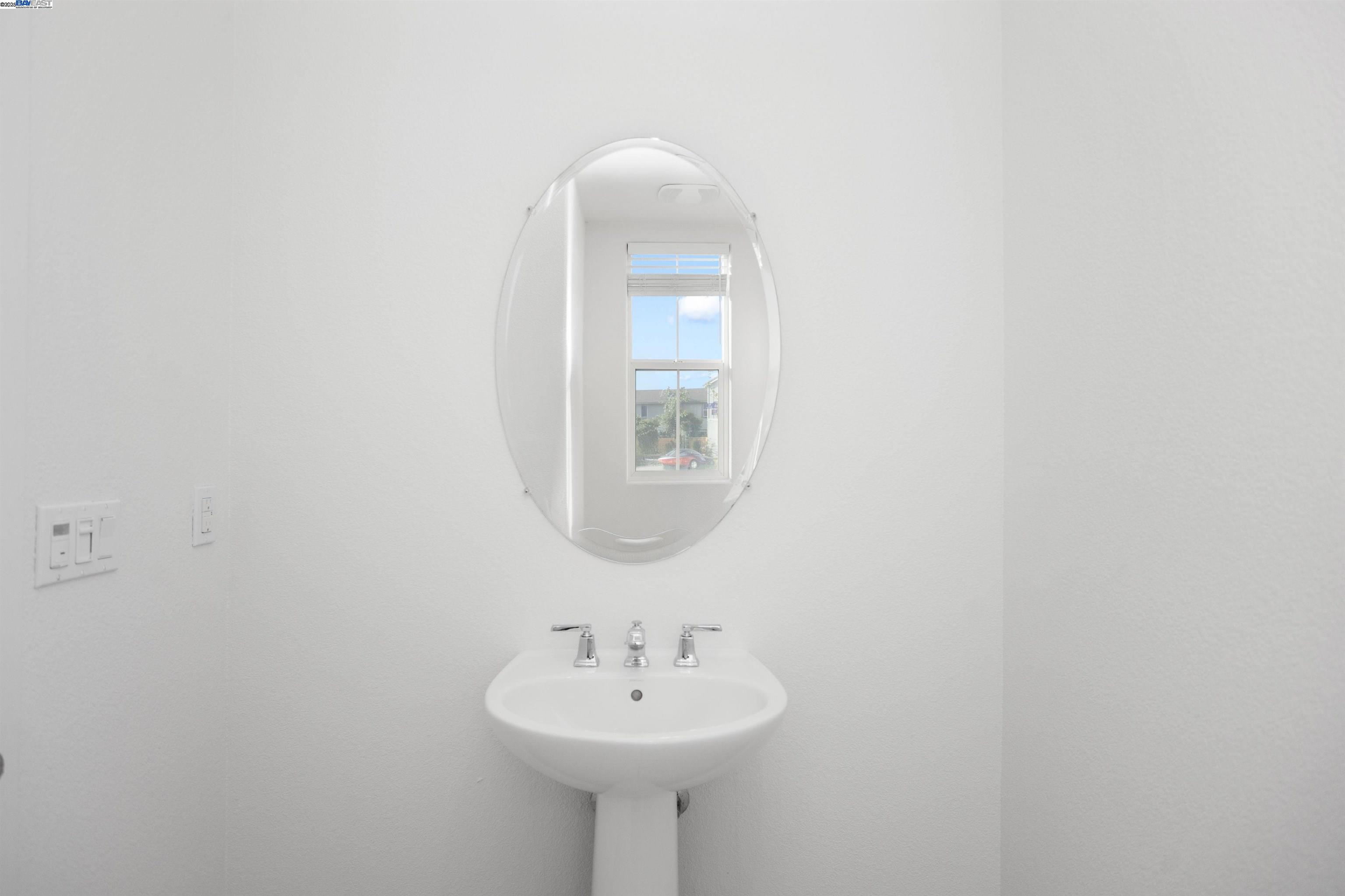Detail Gallery Image 10 of 41 For 251 E Wrigleys Ave, Mountain House,  CA 95391-8284 - 4 Beds | 3/1 Baths
