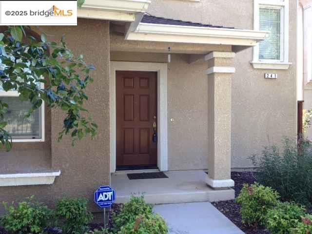 Detail Gallery Image 2 of 21 For 241 Jupiter Ct, Pittsburg,  CA 94565 - 5 Beds | 2/1 Baths