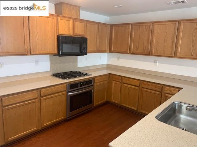 Detail Gallery Image 14 of 21 For 241 Jupiter Ct, Pittsburg,  CA 94565 - 5 Beds | 2/1 Baths
