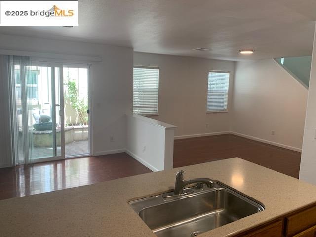 Detail Gallery Image 16 of 21 For 241 Jupiter Ct, Pittsburg,  CA 94565 - 5 Beds | 2/1 Baths
