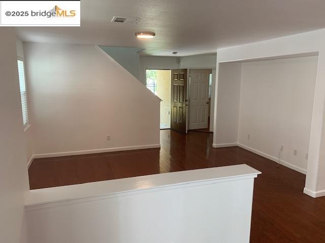 Detail Gallery Image 6 of 21 For 241 Jupiter Ct, Pittsburg,  CA 94565 - 5 Beds | 2/1 Baths