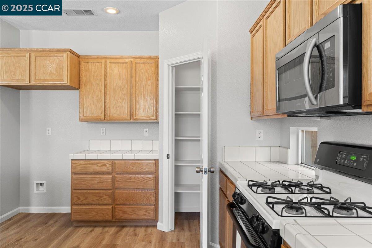 Detail Gallery Image 24 of 60 For 4540 Sunny Oak Dr, Turlock,  CA 95382 - 4 Beds | 2/1 Baths