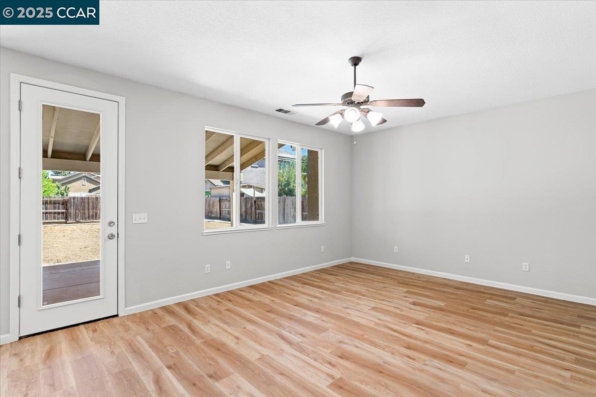 Detail Gallery Image 27 of 60 For 4540 Sunny Oak Dr, Turlock,  CA 95382 - 4 Beds | 2/1 Baths