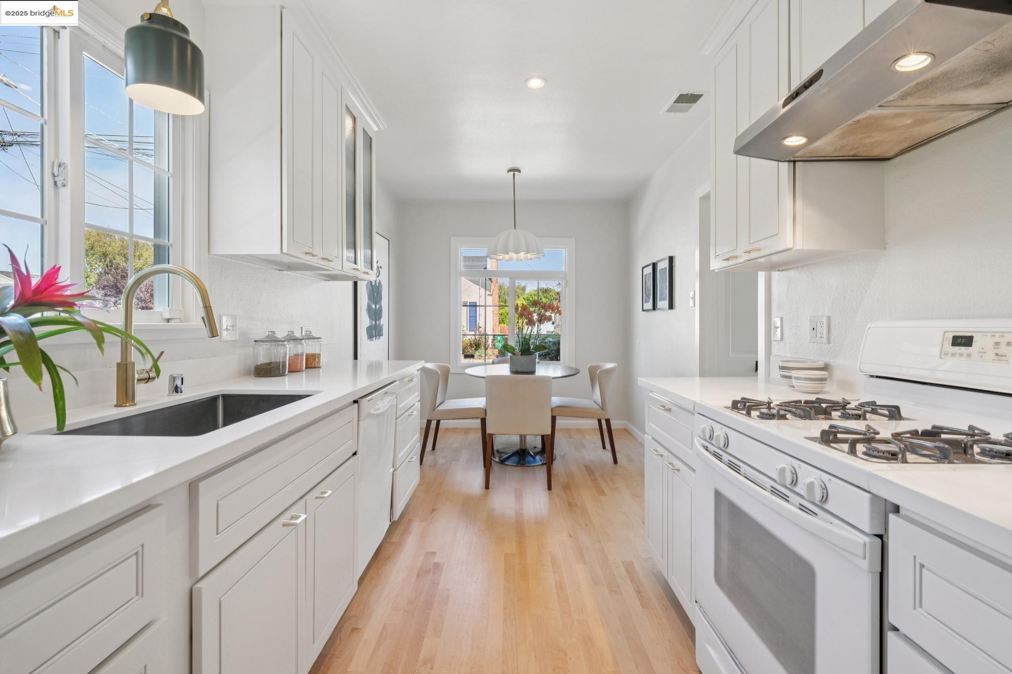 Detail Gallery Image 15 of 46 For 629 31st St, Richmond,  CA 94804 - 2 Beds | 2 Baths