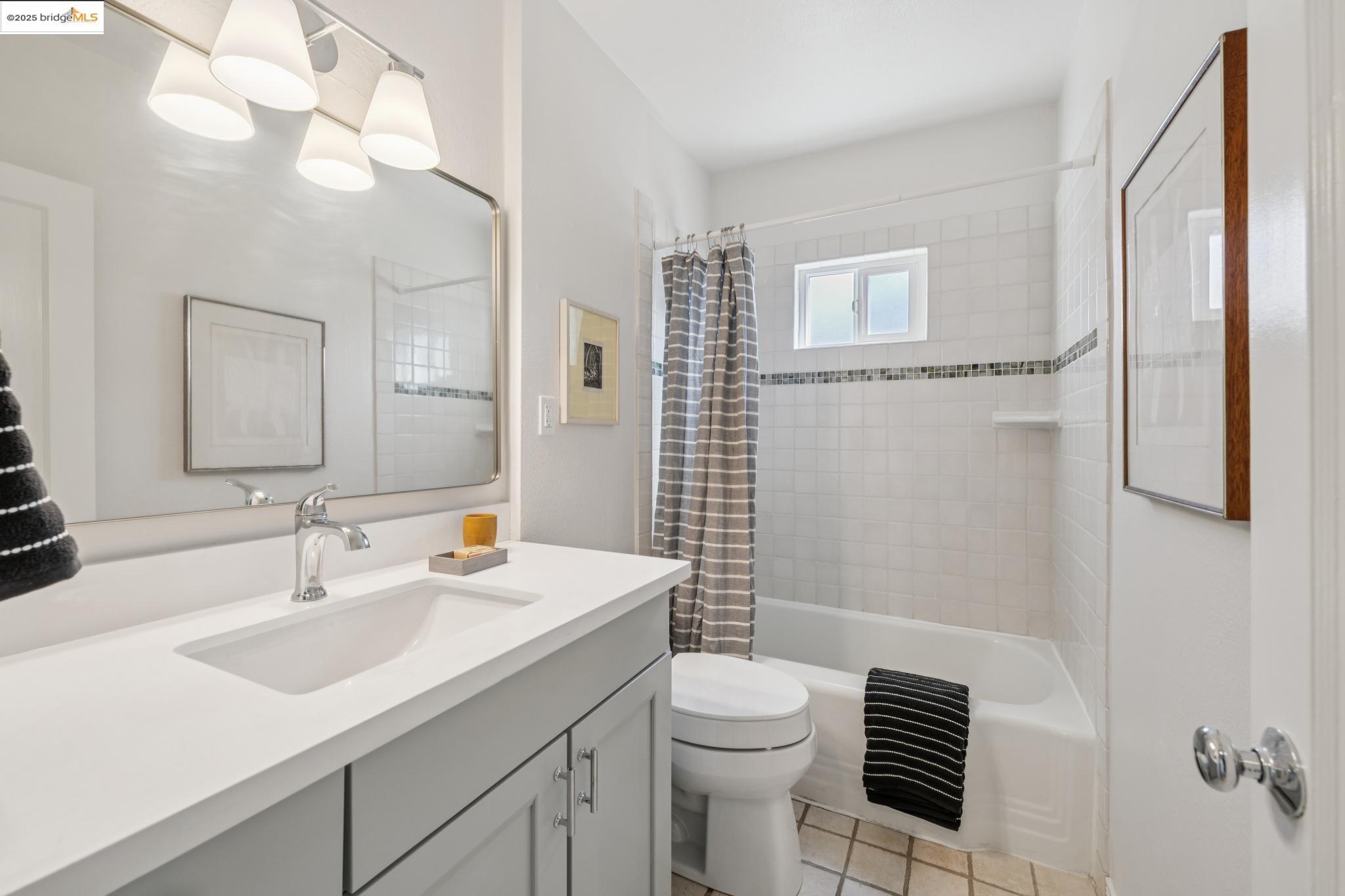 Detail Gallery Image 21 of 46 For 629 31st St, Richmond,  CA 94804 - 2 Beds | 2 Baths