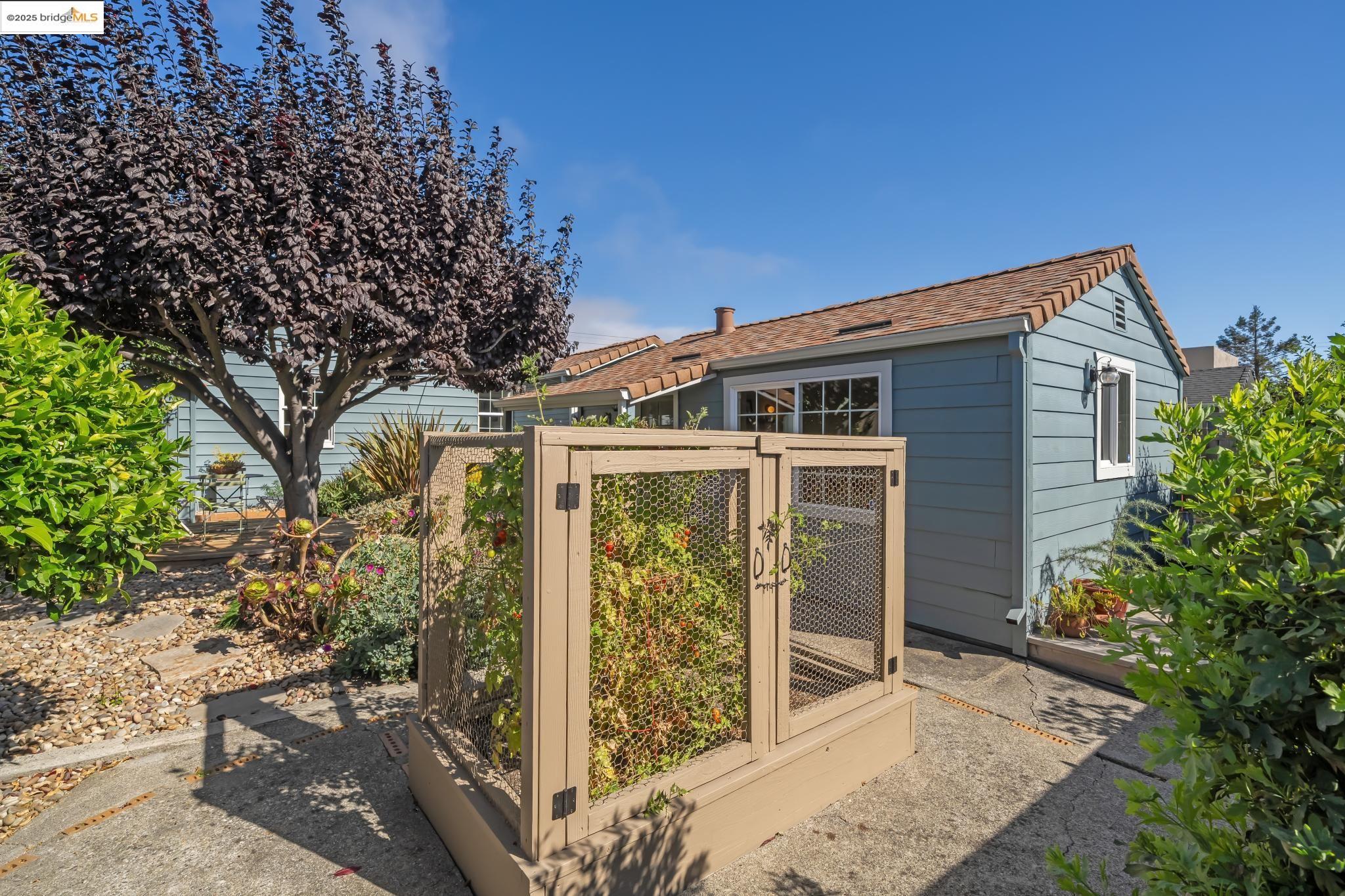 Detail Gallery Image 34 of 46 For 629 31st St, Richmond,  CA 94804 - 2 Beds | 2 Baths