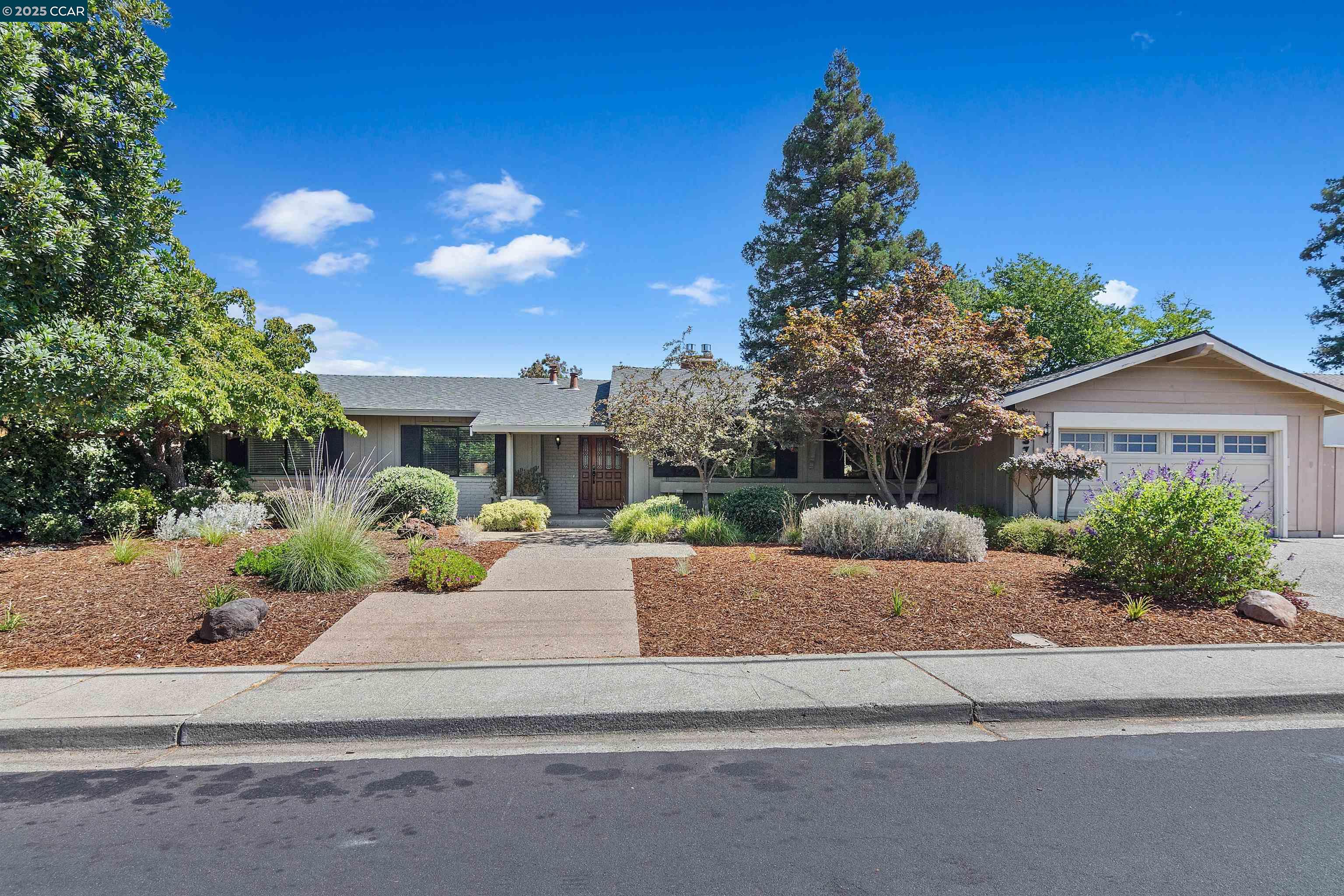 Detail Gallery Image 1 of 1 For 372 El Divisadero Ave, Walnut Creek,  CA 94598 - 4 Beds | 2 Baths