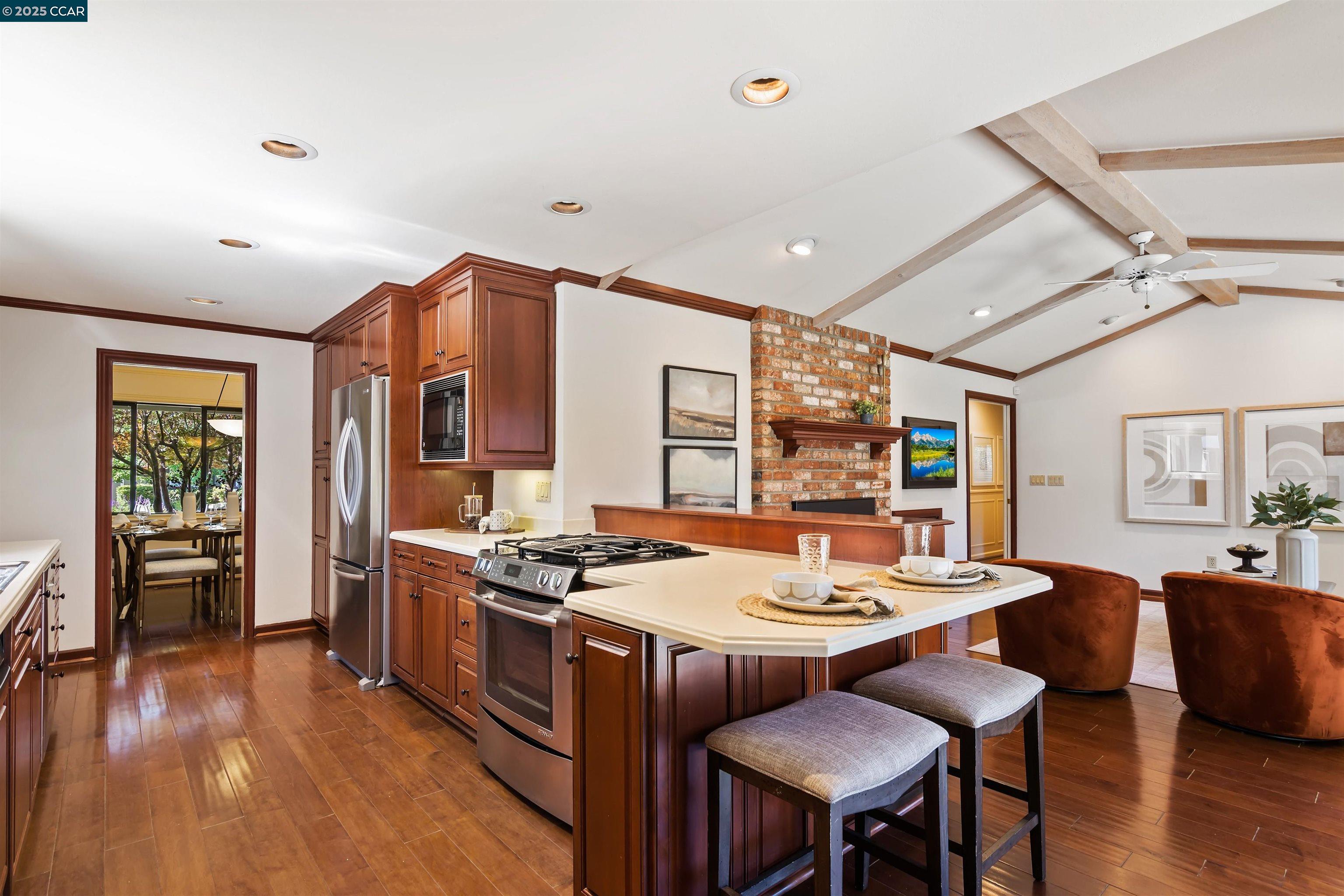Detail Gallery Image 12 of 29 For 372 El Divisadero Ave, Walnut Creek,  CA 94598 - 4 Beds | 2 Baths