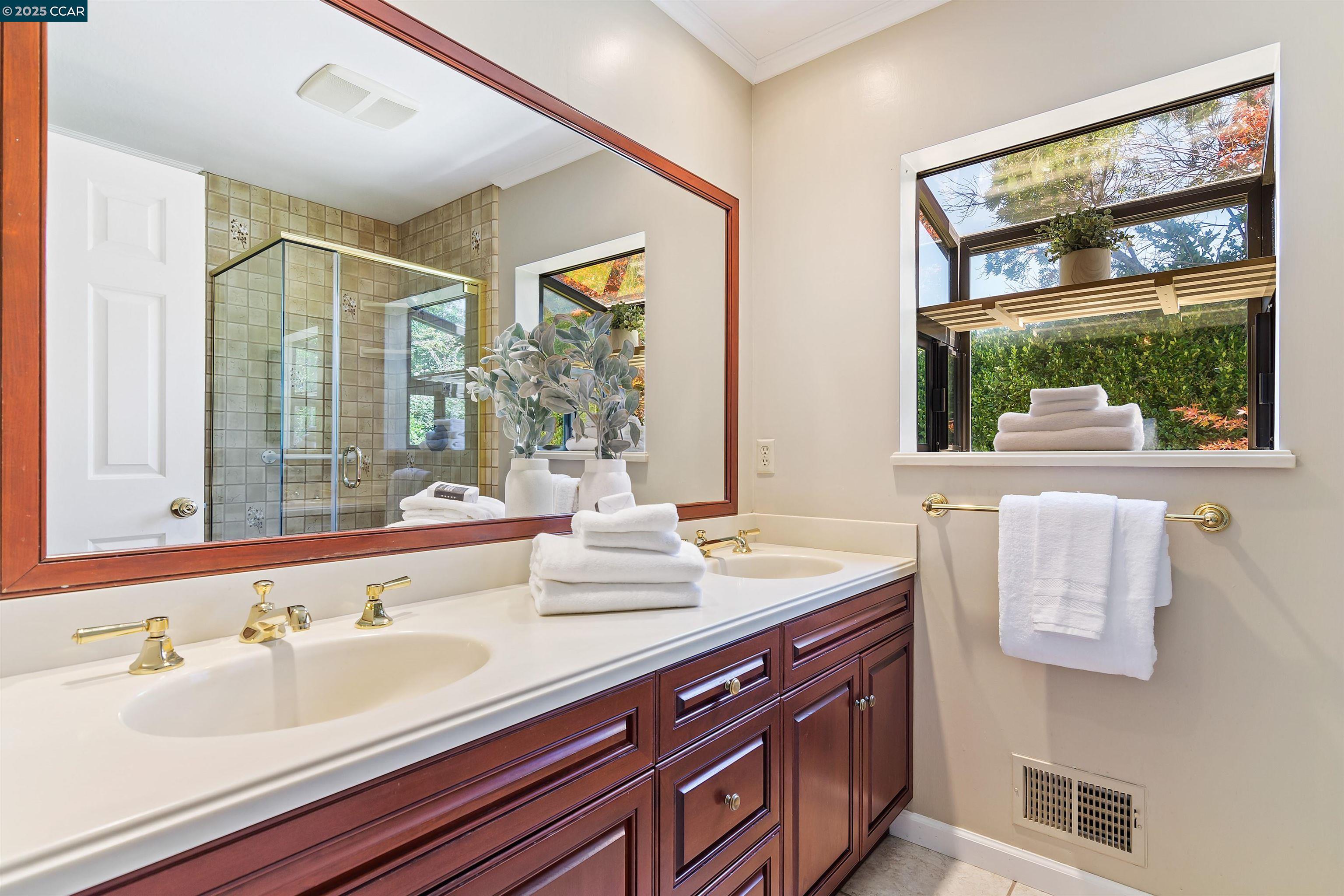 Detail Gallery Image 18 of 29 For 372 El Divisadero Ave, Walnut Creek,  CA 94598 - 4 Beds | 2 Baths