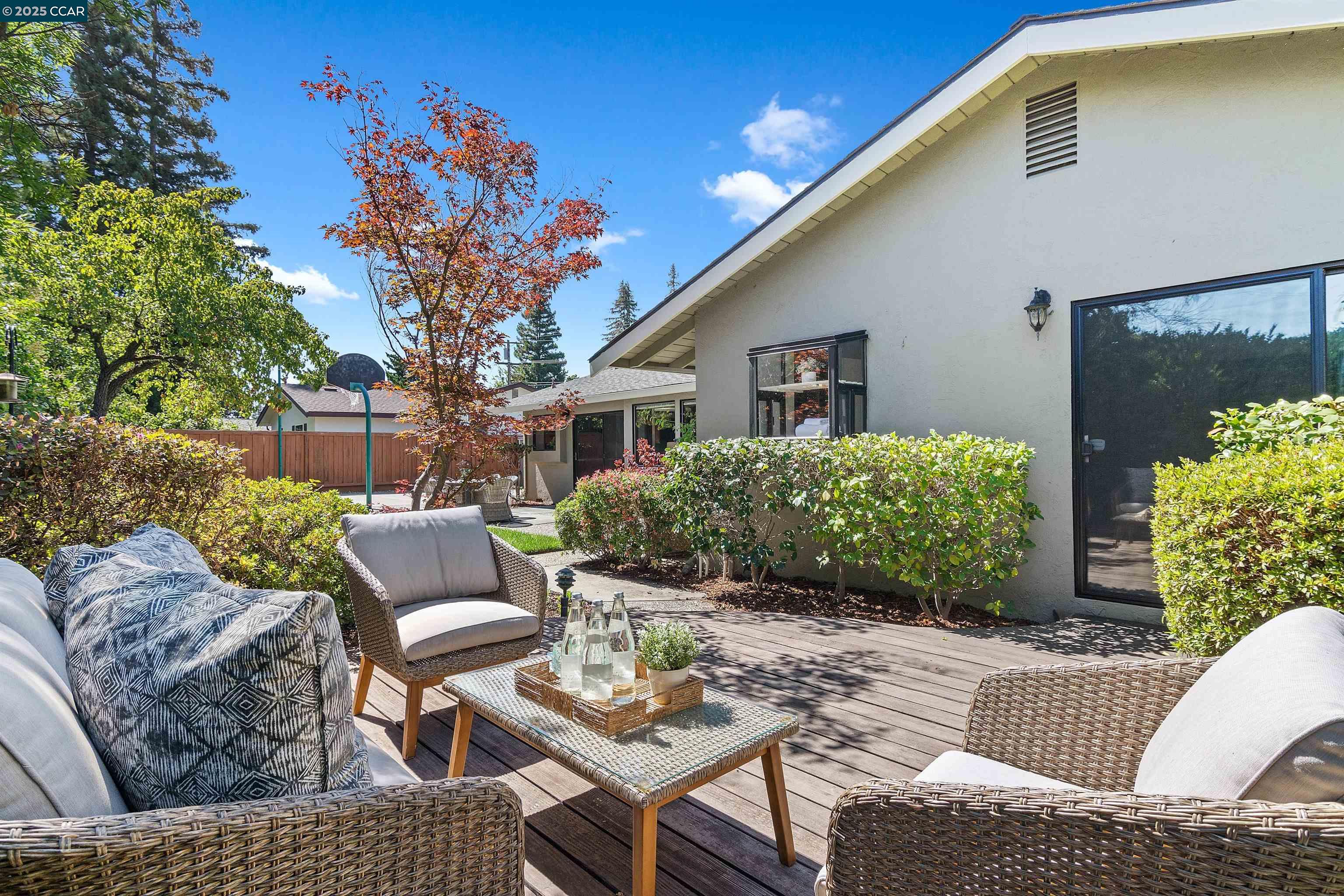 Detail Gallery Image 26 of 29 For 372 El Divisadero Ave, Walnut Creek,  CA 94598 - 4 Beds | 2 Baths