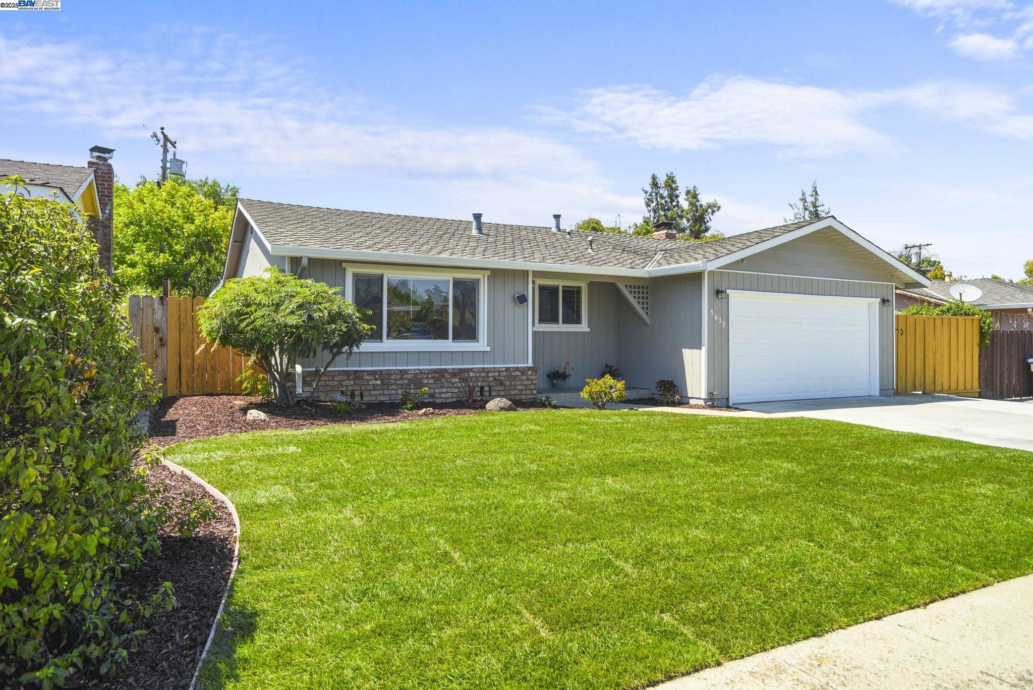 Detail Gallery Image 2 of 55 For 5633 Drysdale Dr, San Jose,  CA 95124 - 4 Beds | 2 Baths