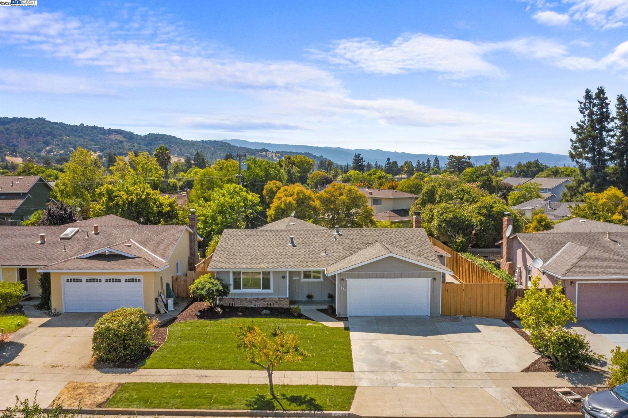 Detail Gallery Image 8 of 55 For 5633 Drysdale Dr, San Jose,  CA 95124 - 4 Beds | 2 Baths