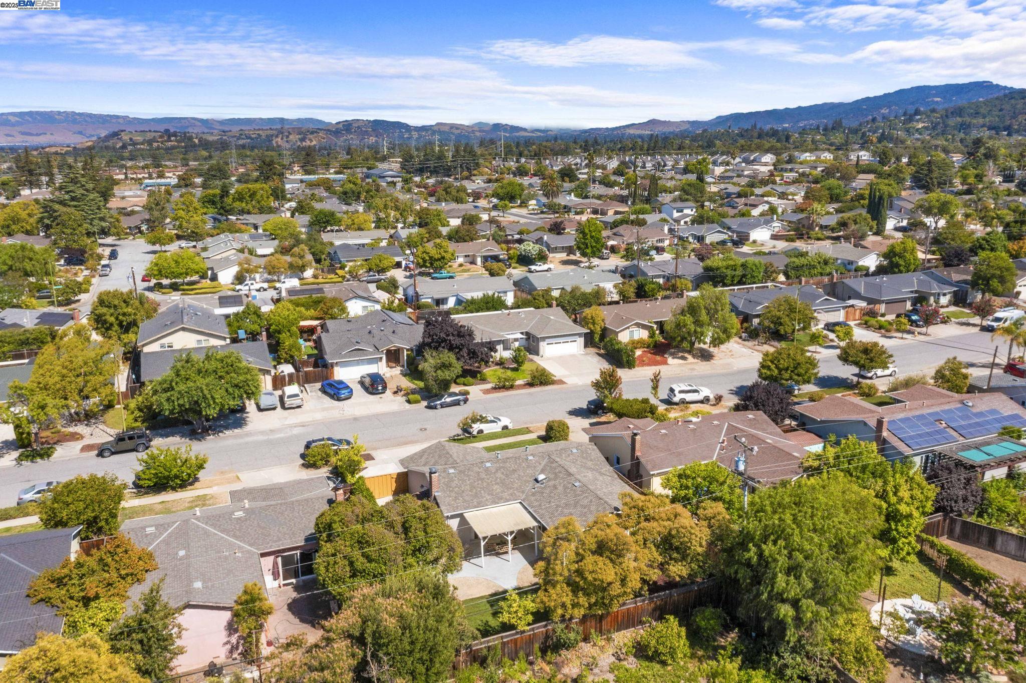 Detail Gallery Image 13 of 55 For 5633 Drysdale Dr, San Jose,  CA 95124 - 4 Beds | 2 Baths