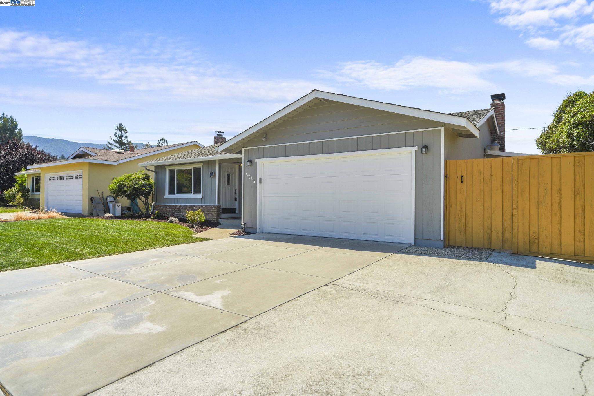 Detail Gallery Image 3 of 55 For 5633 Drysdale Dr, San Jose,  CA 95124 - 4 Beds | 2 Baths
