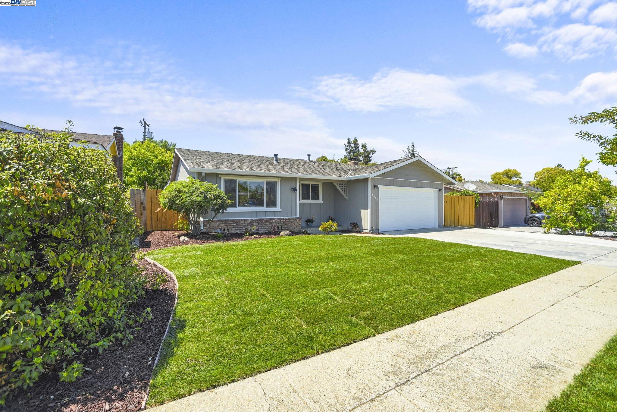 Detail Gallery Image 4 of 55 For 5633 Drysdale Dr, San Jose,  CA 95124 - 4 Beds | 2 Baths