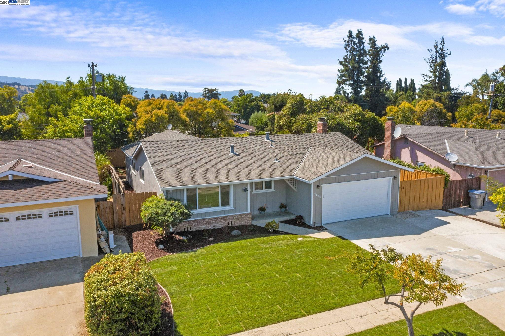 Detail Gallery Image 5 of 55 For 5633 Drysdale Dr, San Jose,  CA 95124 - 4 Beds | 2 Baths